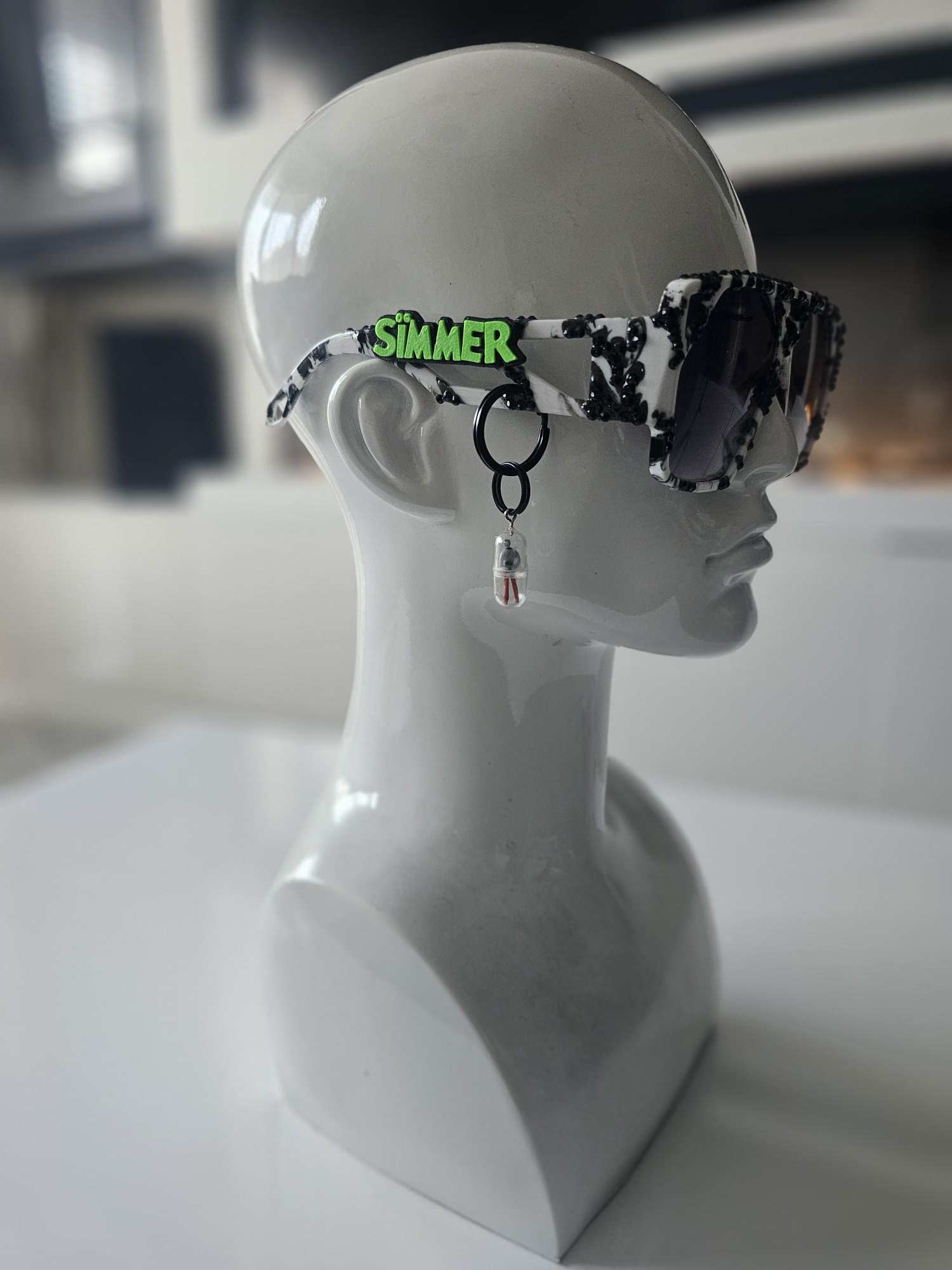 EBONIX CAPSULE SIDE MAN.jpg