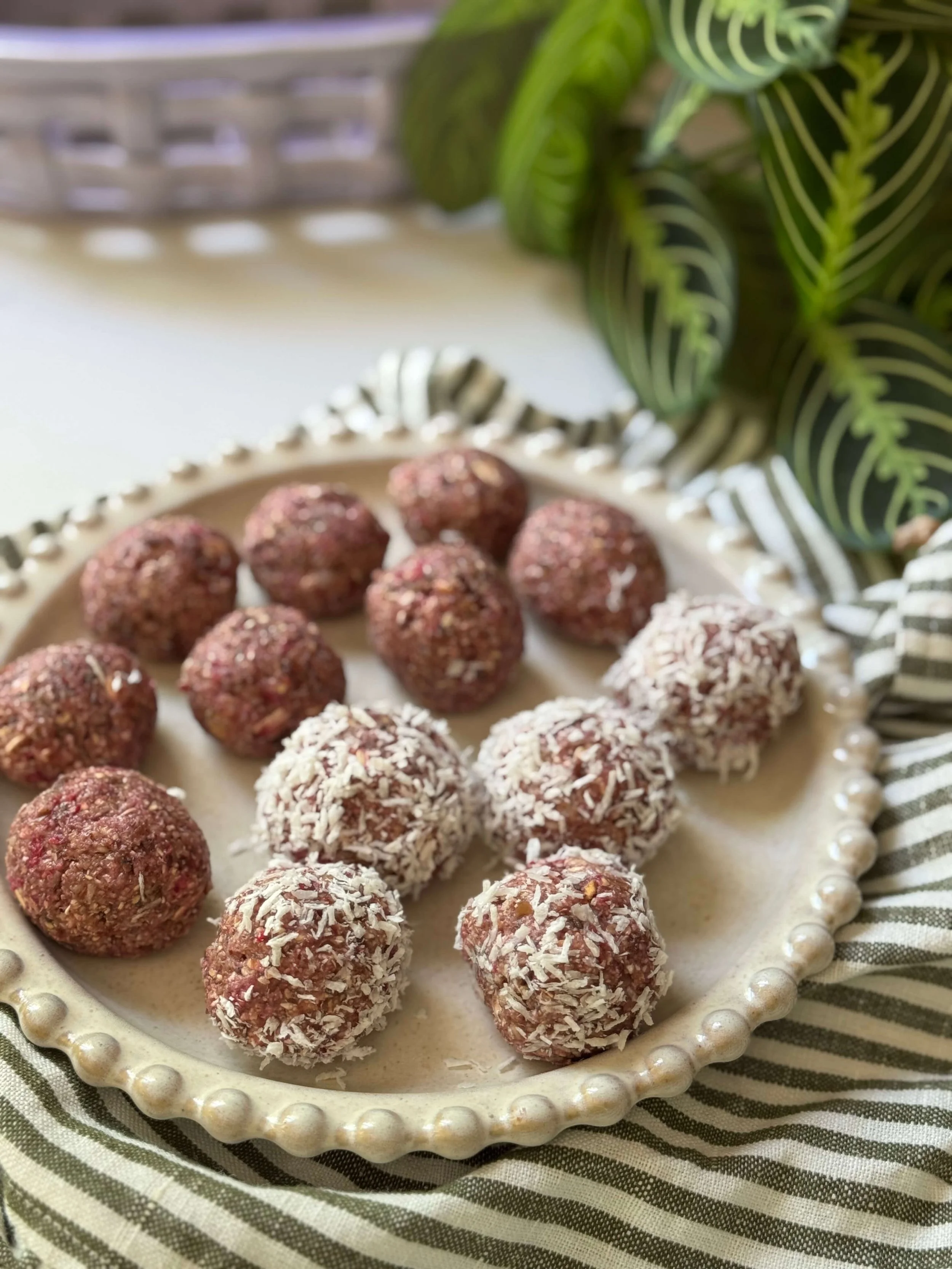 Nourishing Raspberry Oat Labor Bites- A simple whole food snack for labor prep + postpartum nourishment