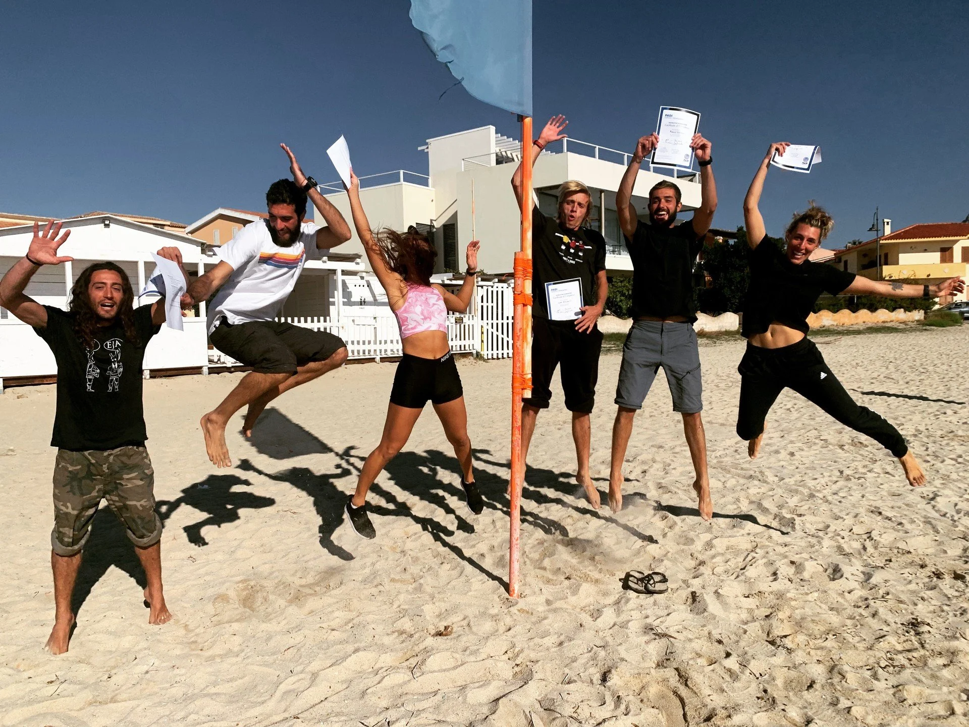 🌊✨ Sogni di trasformare la tua passione per il sub in una carriera ricca di avventure? 🌍🦑

Diventa Istruttore Subacqueo PADI con IDC Sardegna! 🏝️🤿

Ecco 10 motivi per cui dovresti unirti a noi!

📅 Corsi ad aprile e ottobre. Prenota ora e inizia