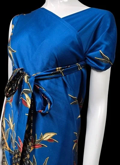 Elegant blue DONBERNAE sarong dress with tropical floral print