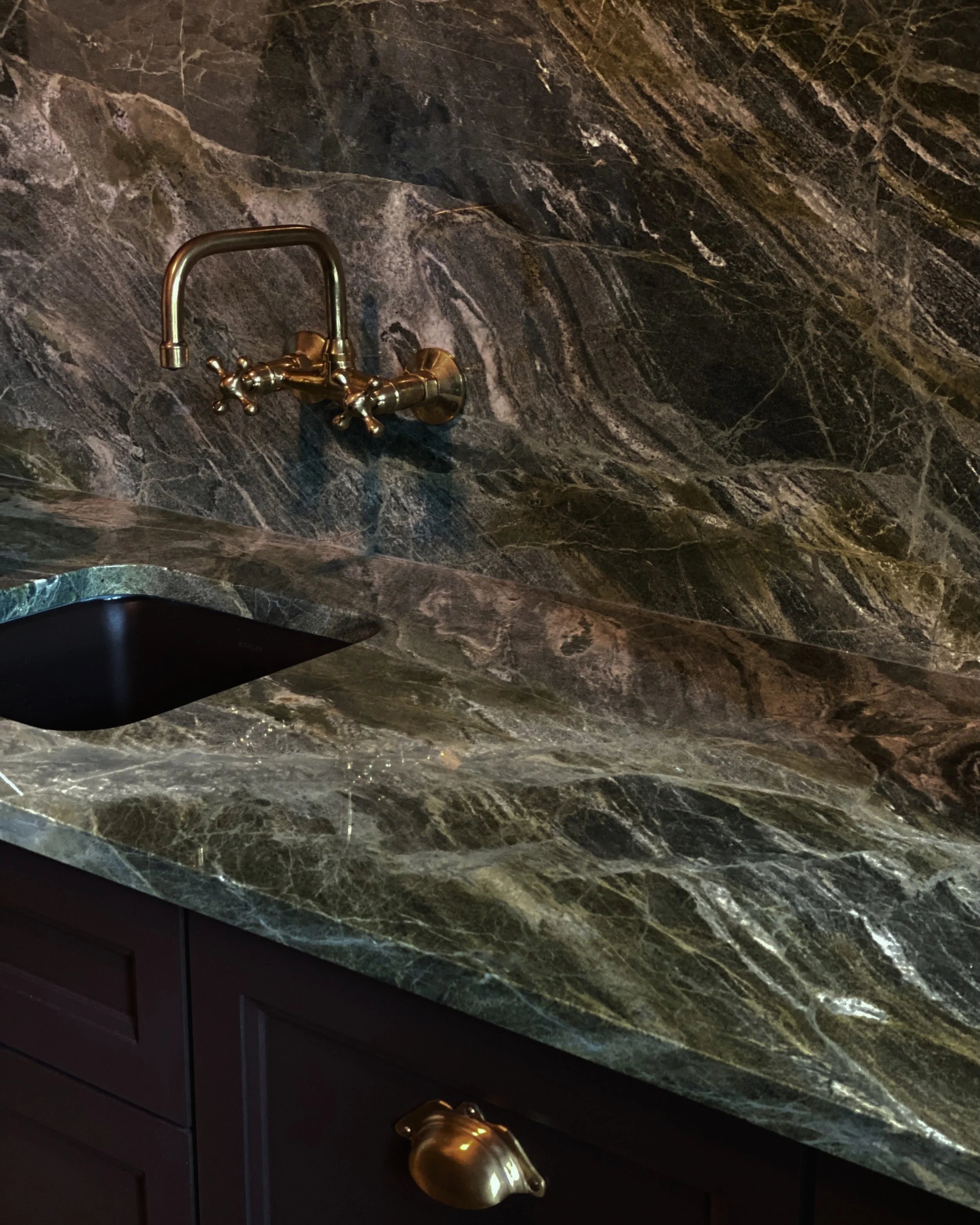 #RCIProjectRichard photos coming soon ✨ 

#Raecoleinteriors #RCI
Luxury home renovation 
Kitchen remodel
Dallas interior designers
Full service interior design 
Statement stone 
High-end finishes