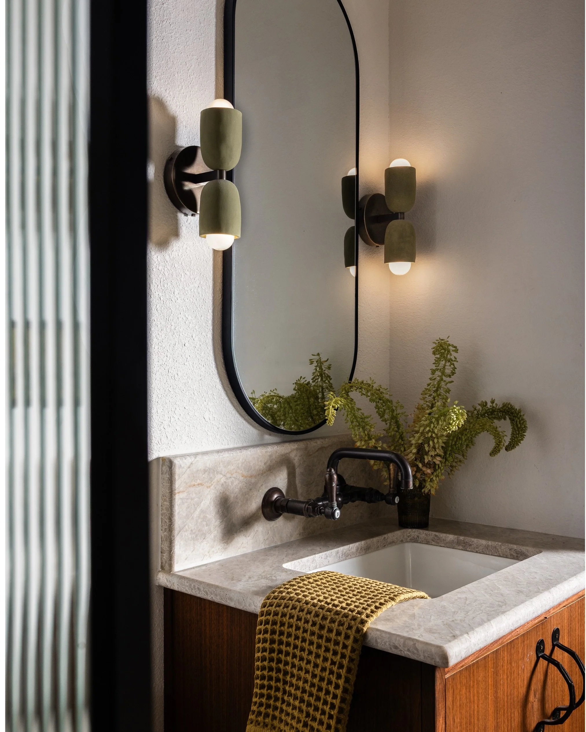 Inspired by earthy tones, natural textures and Southwestern character, this small powder bath was reimagined with warmth, texture and personality. 

Design @raecoleinteriors 
Photography @sarahlindenphotography @tanner_garza 
Styling @spburke 

#raec