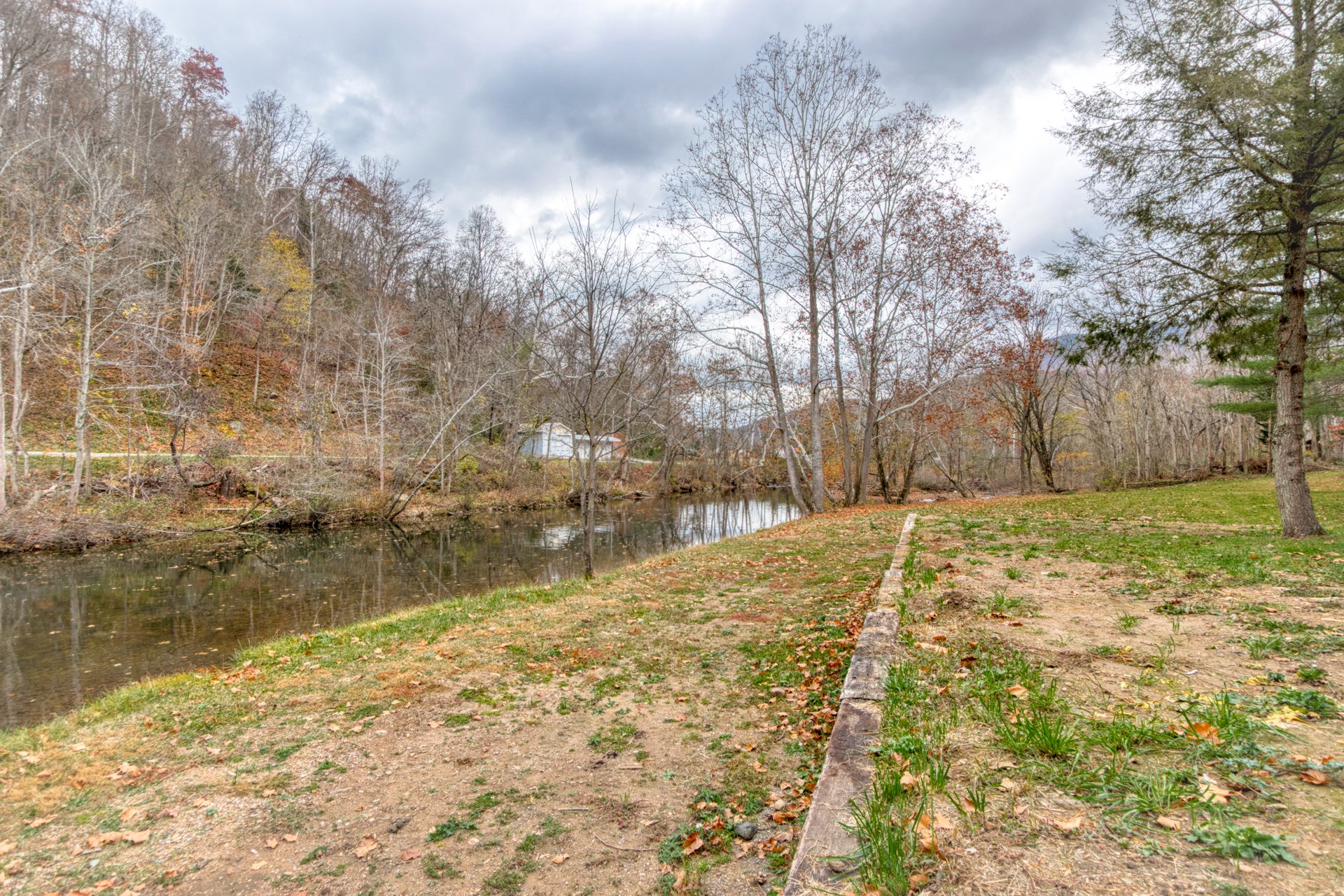 1266-Old-Wolf-Creek-Rd-Narrows_30-30.jpg