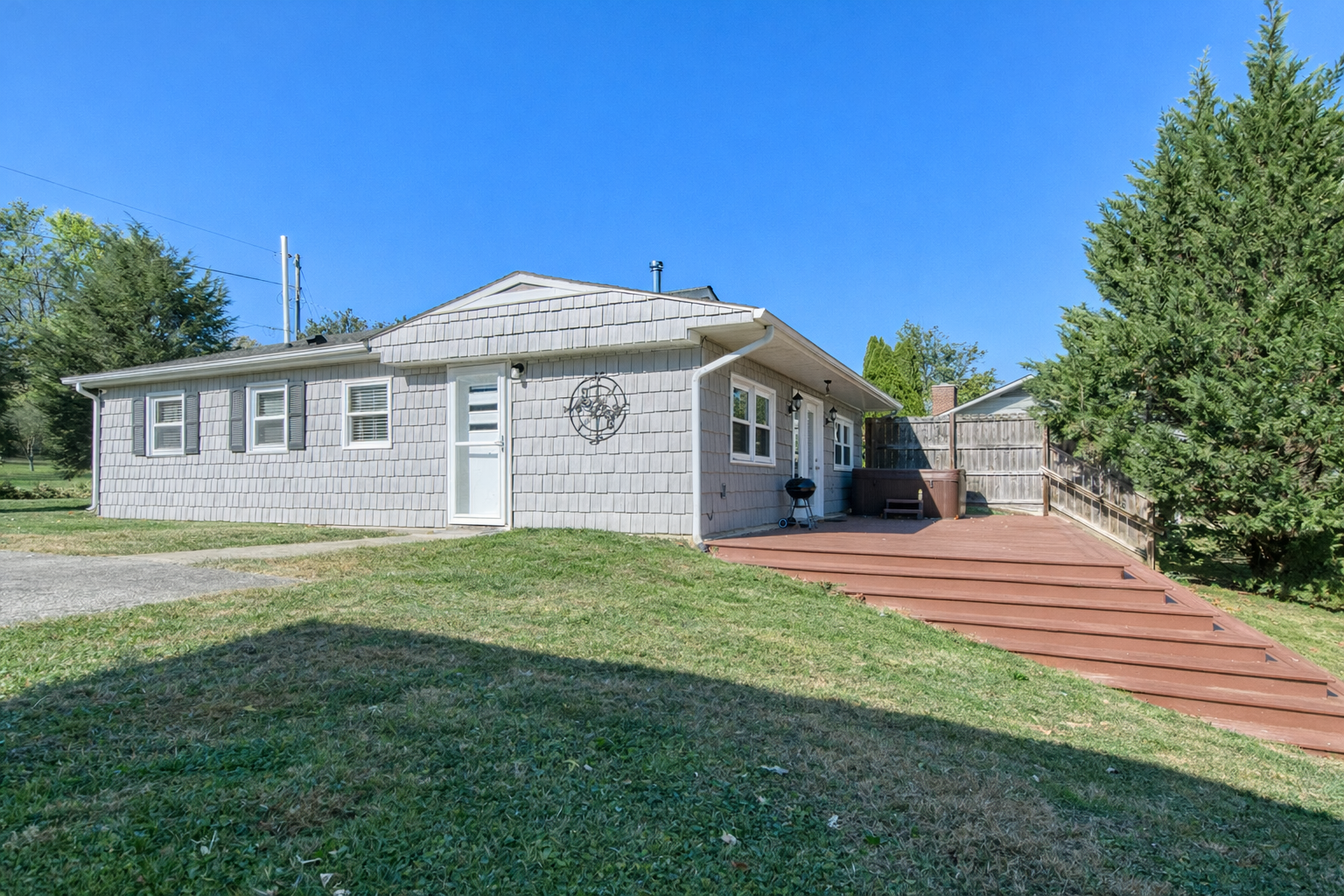 Front door with hot tub.png