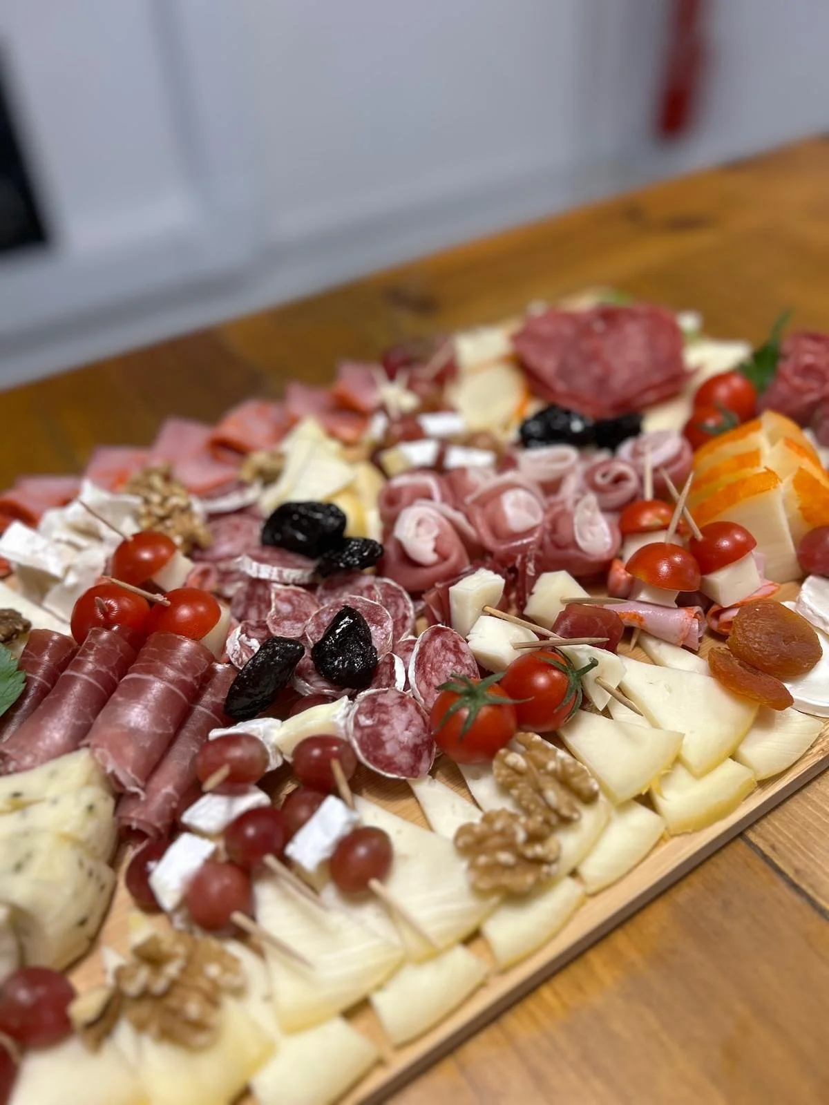 T&aacute;bua de queijos e enchidos, uma &oacute;tima op&ccedil;&atilde;o para completar a sua mesa 🍇🍯
Fa&ccedil;a a sua encomenda 🤩

📍Pero Neto, Marinha Grande 
📞969 870 266