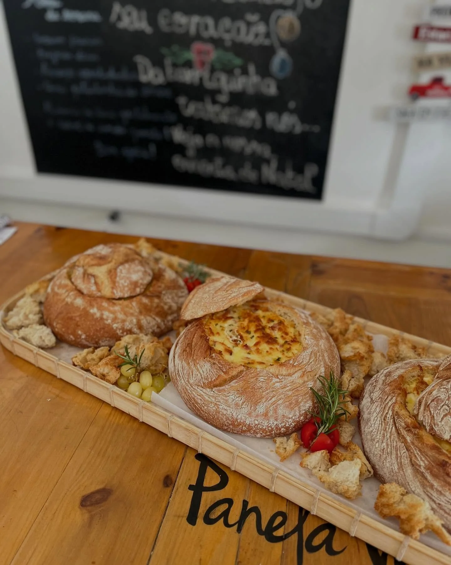 Por aqui continuamos com os nossos caterings 🌽
Amanh&atilde; o dia ser&aacute; tamb&eacute;m dedicado a eles, al&eacute;m dos almo&ccedil;os habituais! 
Agende o seu catering! 🥦🫜

📞969 870 266
 📍Pero Neto, Marinha Grande