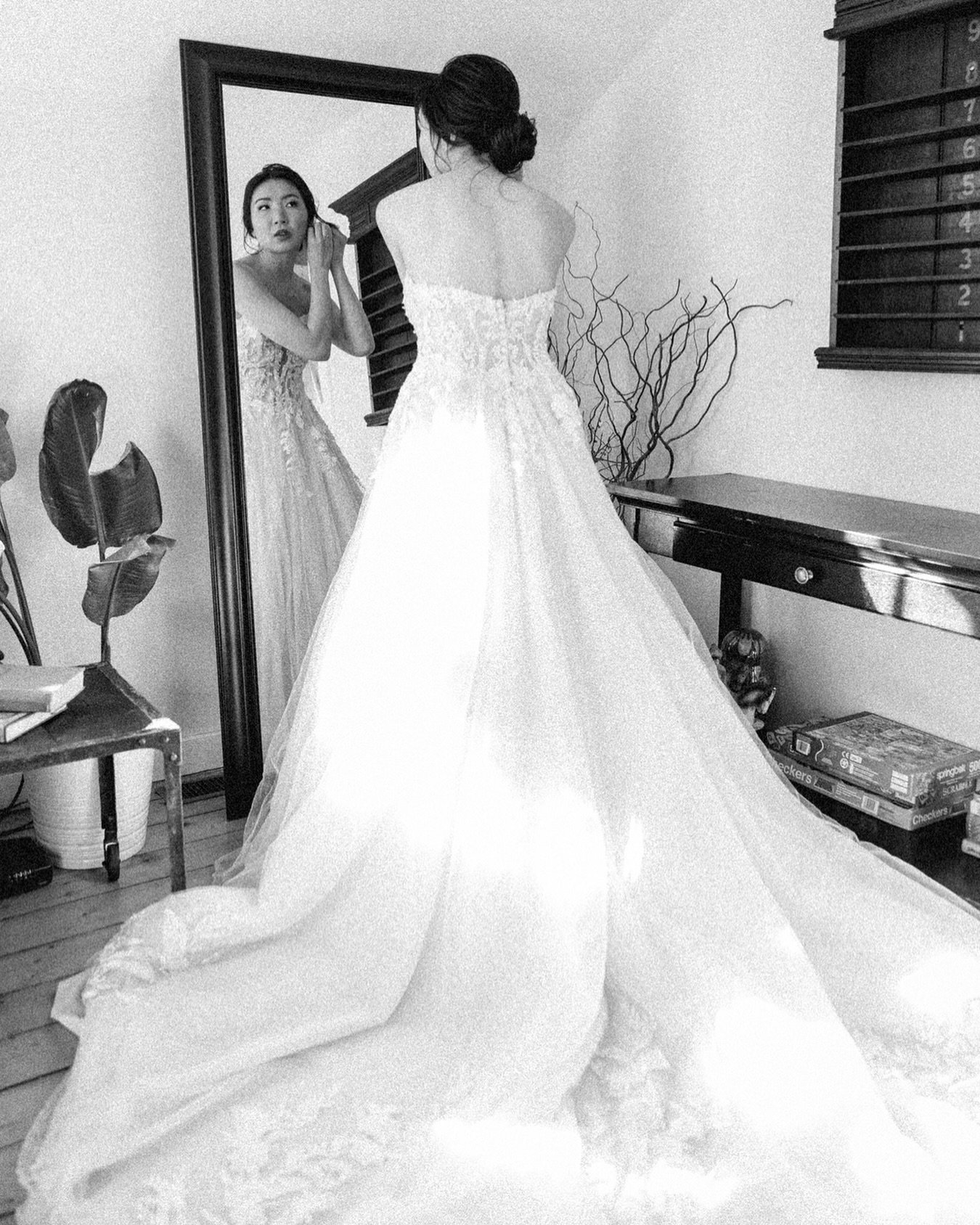 If your wedding doesn&rsquo;t include a moment where you say &ldquo;OMG I feel like I&rsquo;m in a movie,&rdquo; we&rsquo;re doing it wrong.
⠀⠀⠀⠀⠀⠀⠀⠀⠀
This is why I build space into your day for you to breathe, twirl, laugh, and just be in it!
⠀⠀⠀⠀⠀⠀