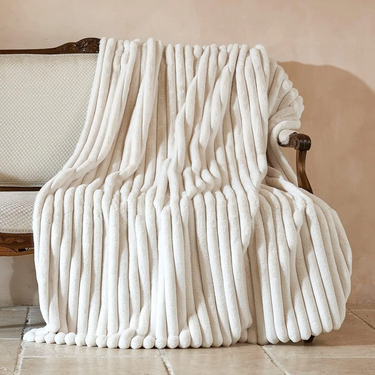 Amélie Home faux fur throw blanket in cream – Amazon plush wedding registry home gift
