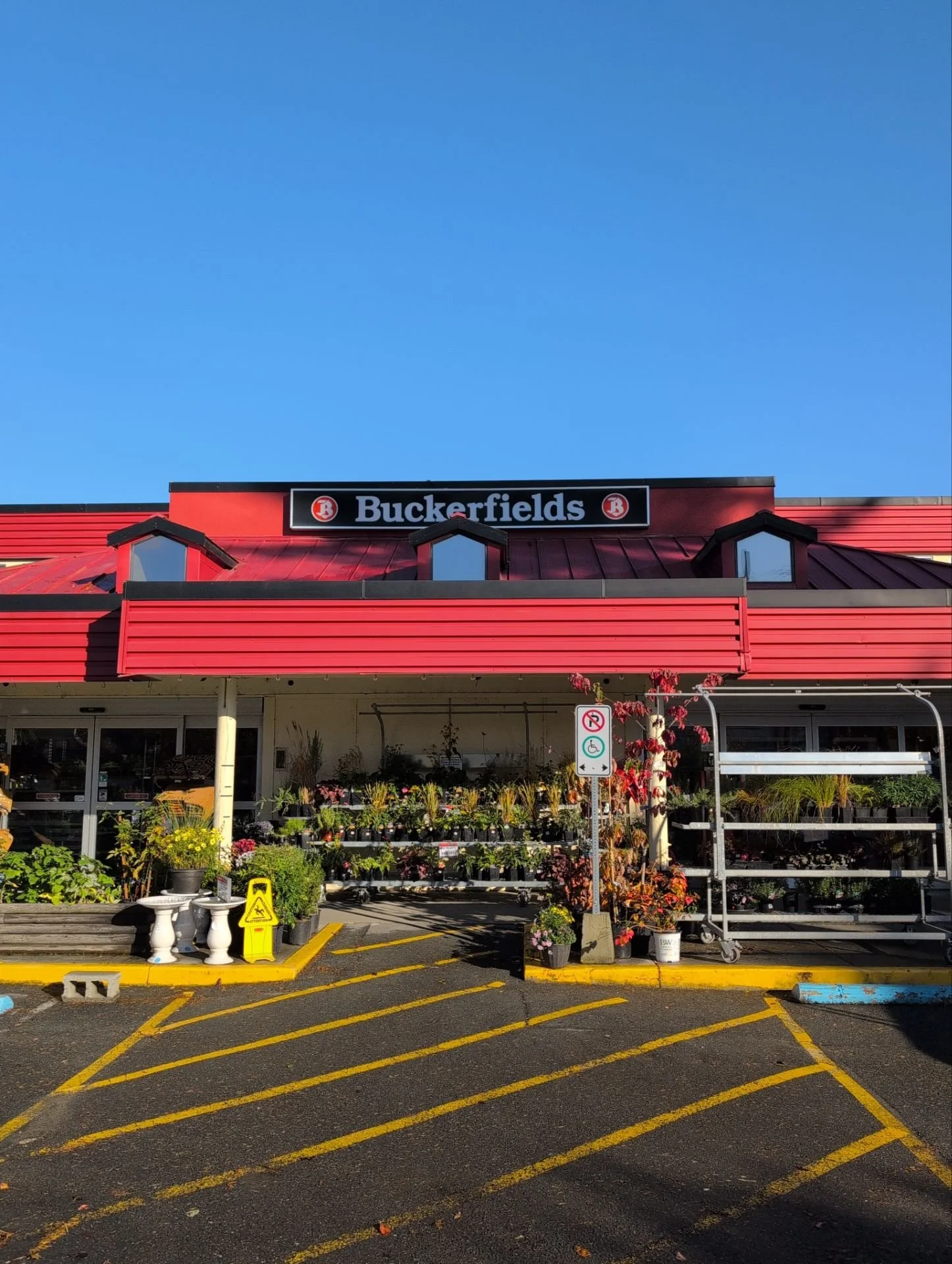 exterior Photo of Buckerfields grocery store pre lighting job done for the,
