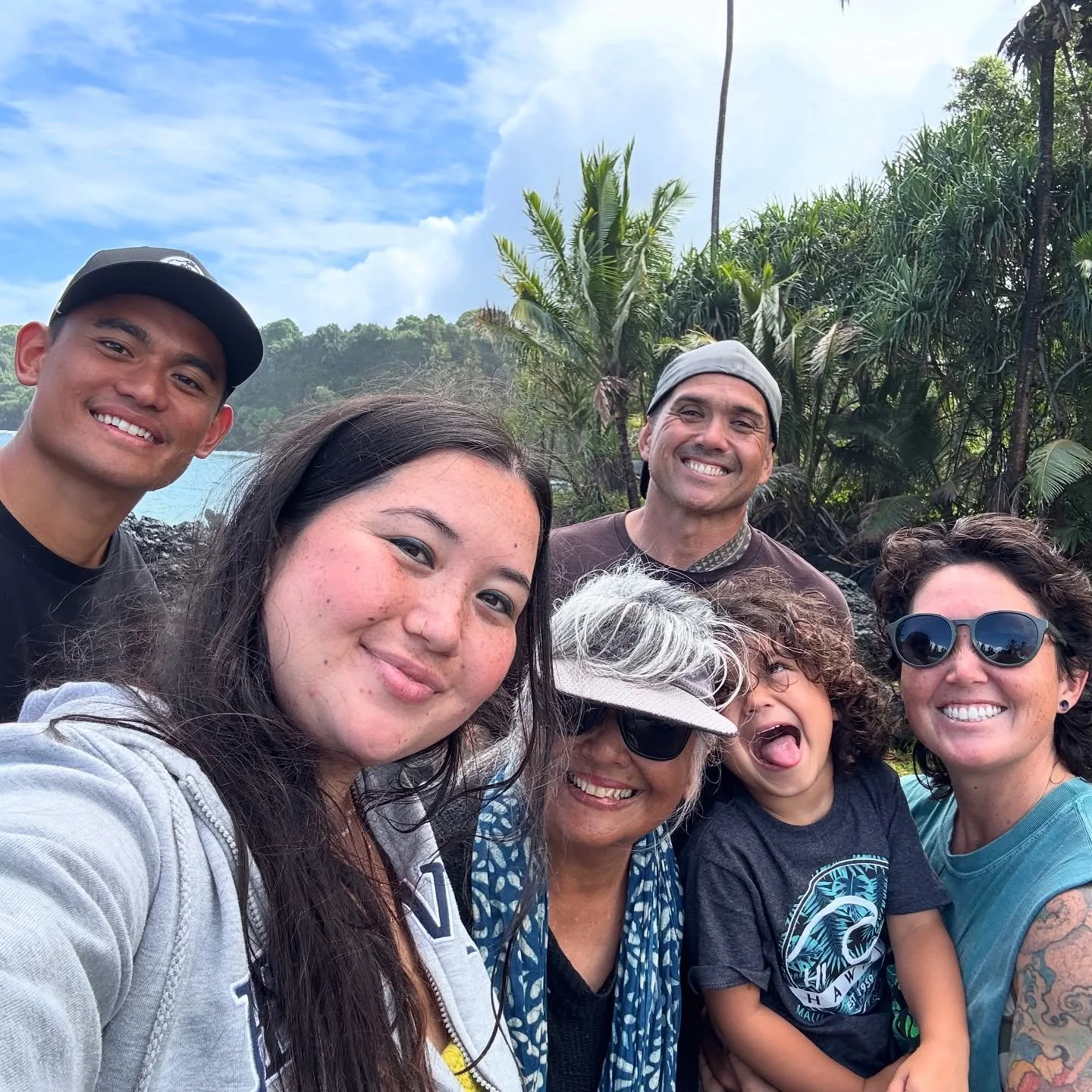 Heart is full 🤎 so many things to be grateful for!! hope everyone had a wonderful thanksgiving 🫶🏻🥧