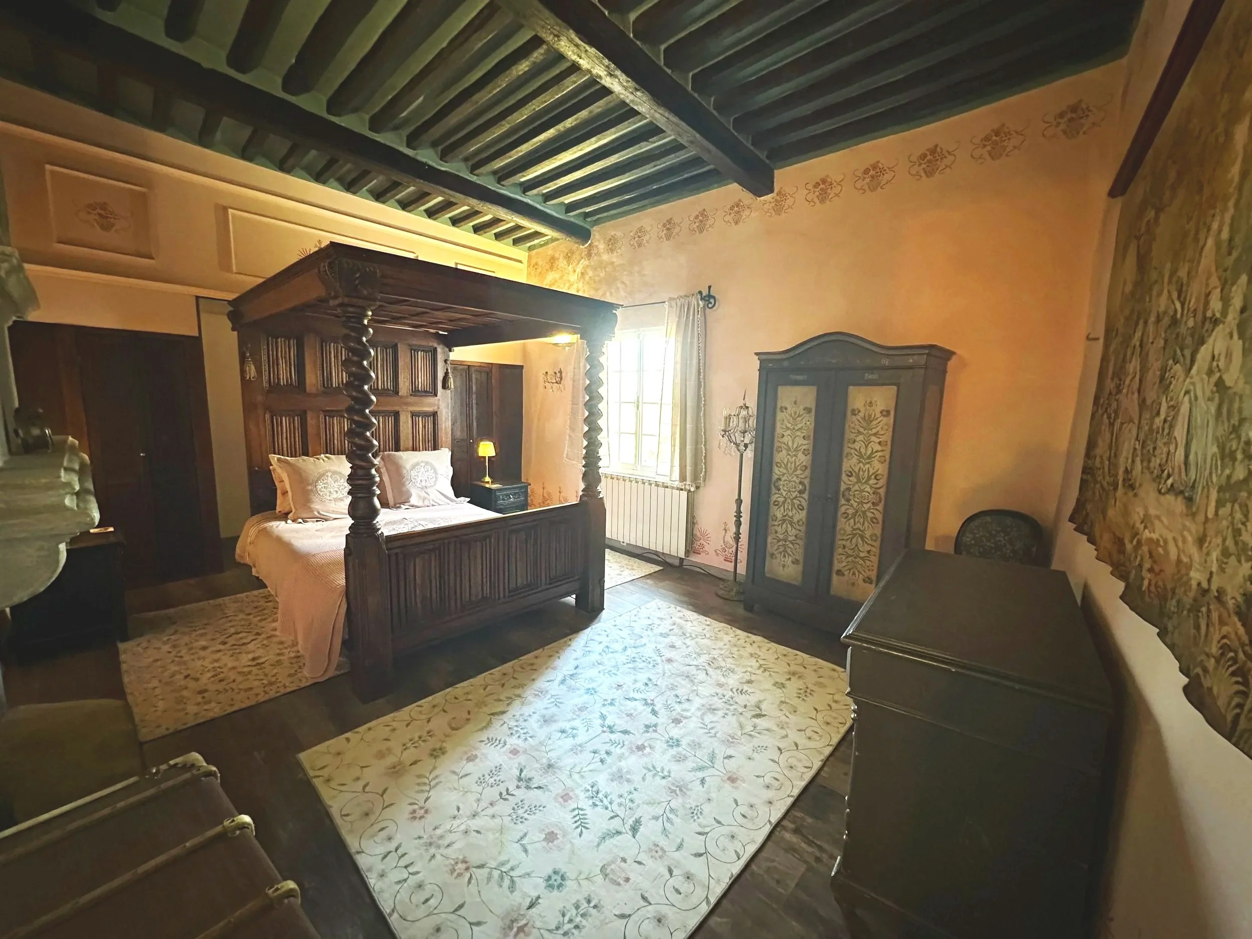 Essentially French Mid Floor Master