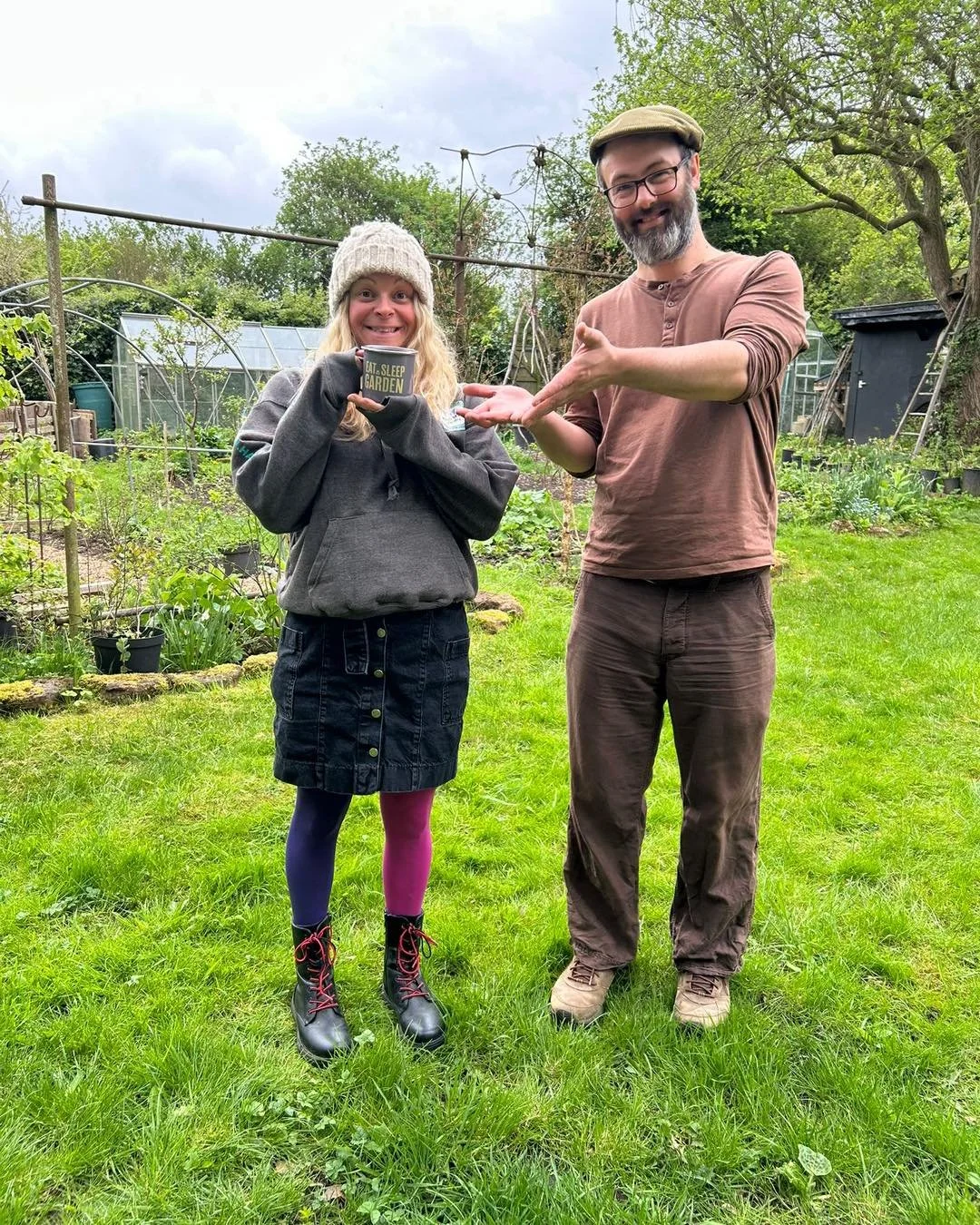 handmadetheatre catch up at 326artspace in St Ann&rsquo;s allotments yesterday.. thanks valturton for sharing this beautiful space with us.

curly_suze80 miriamkeyevibes