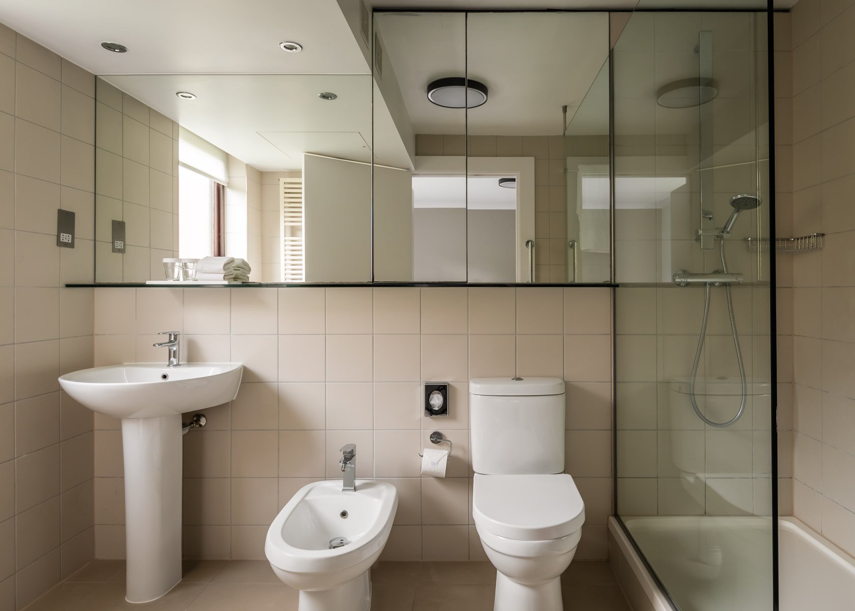 Bathroom6.jpg