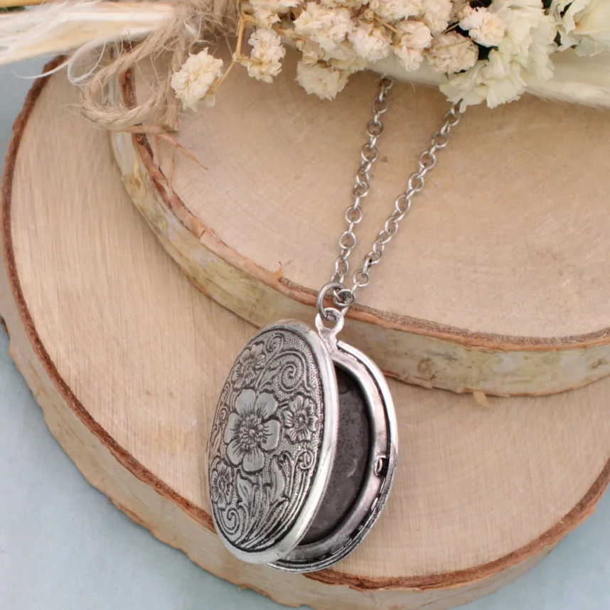 Vintage Silver Floral Locket Necklace-I.webp