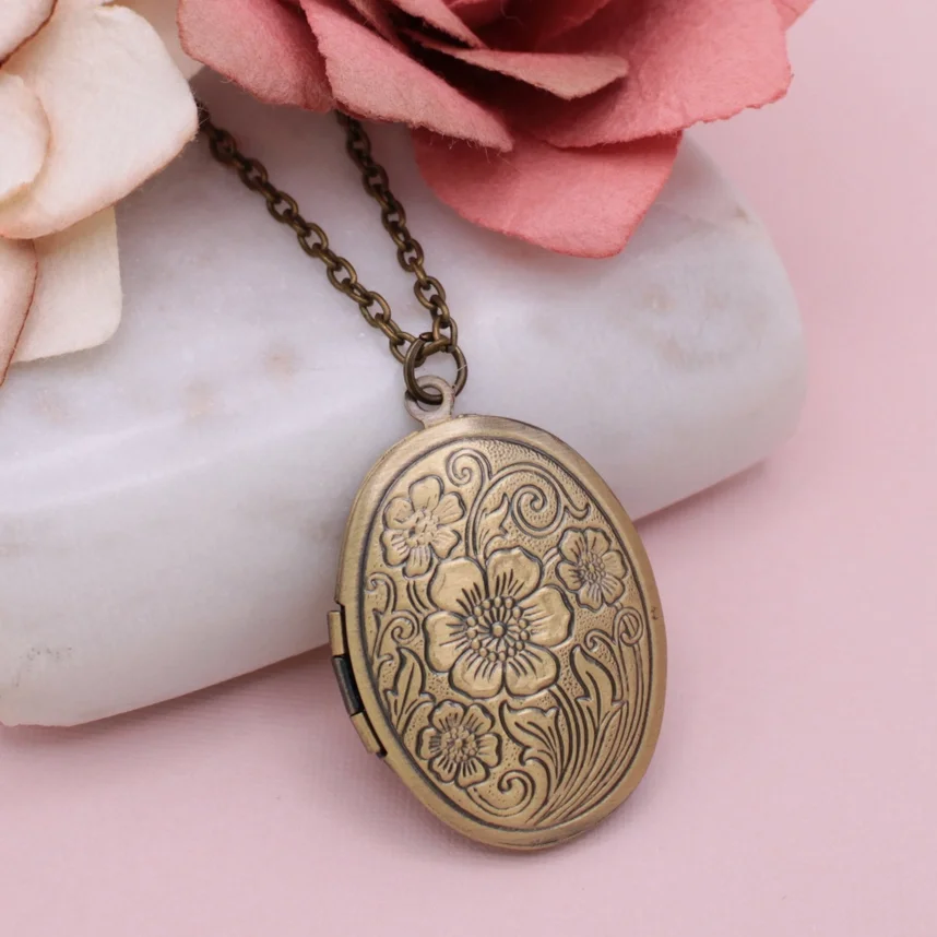 Vintage Gold Floral Locket Necklace-I.webp