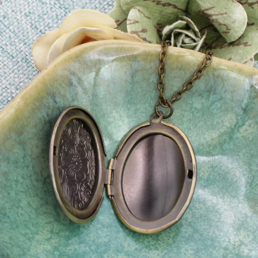 Vintage Gold Floral Locket Necklace-IIII.webp