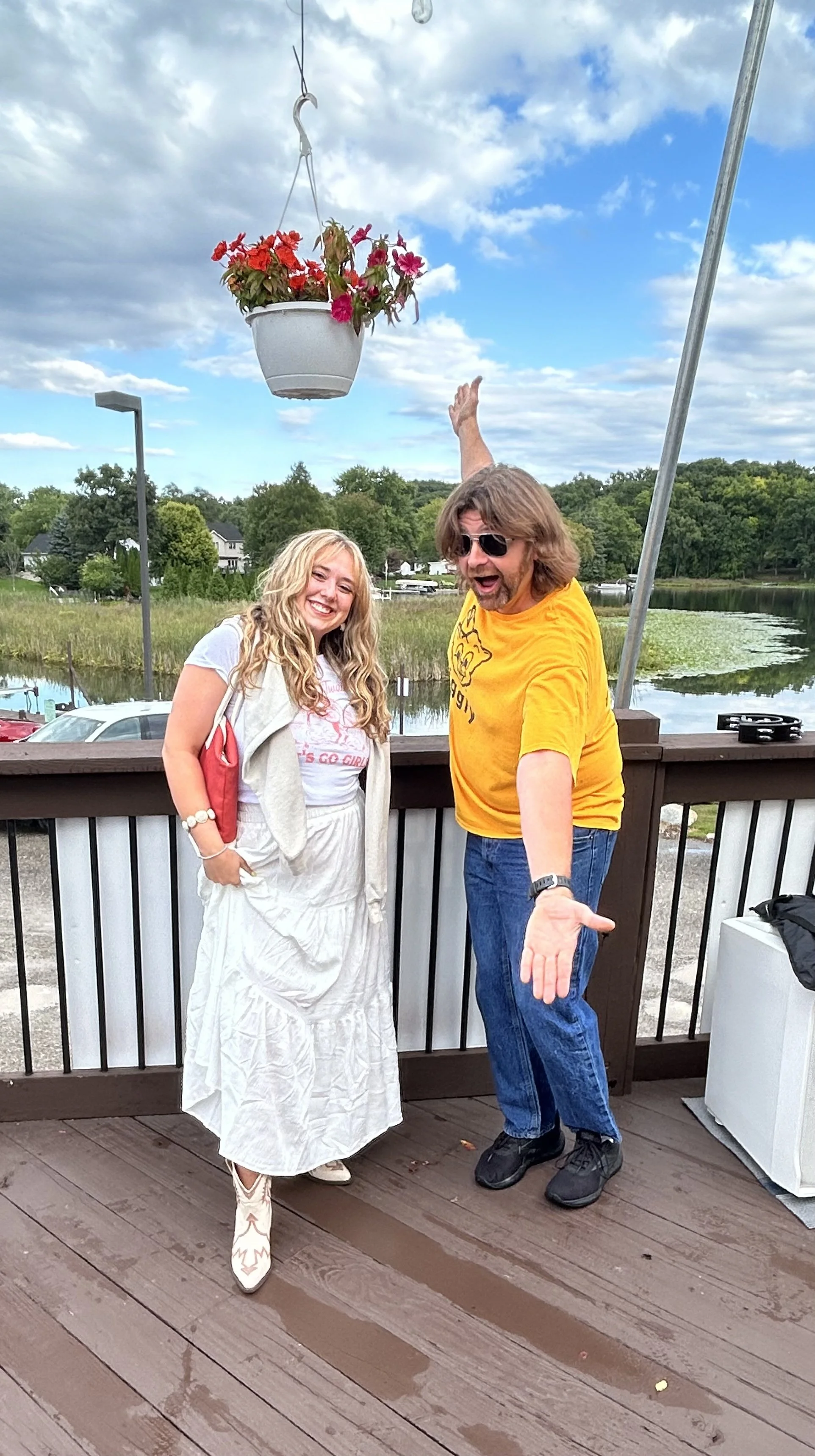 LIVE MUSIC WITH ASPEN LEE &amp; ERIC