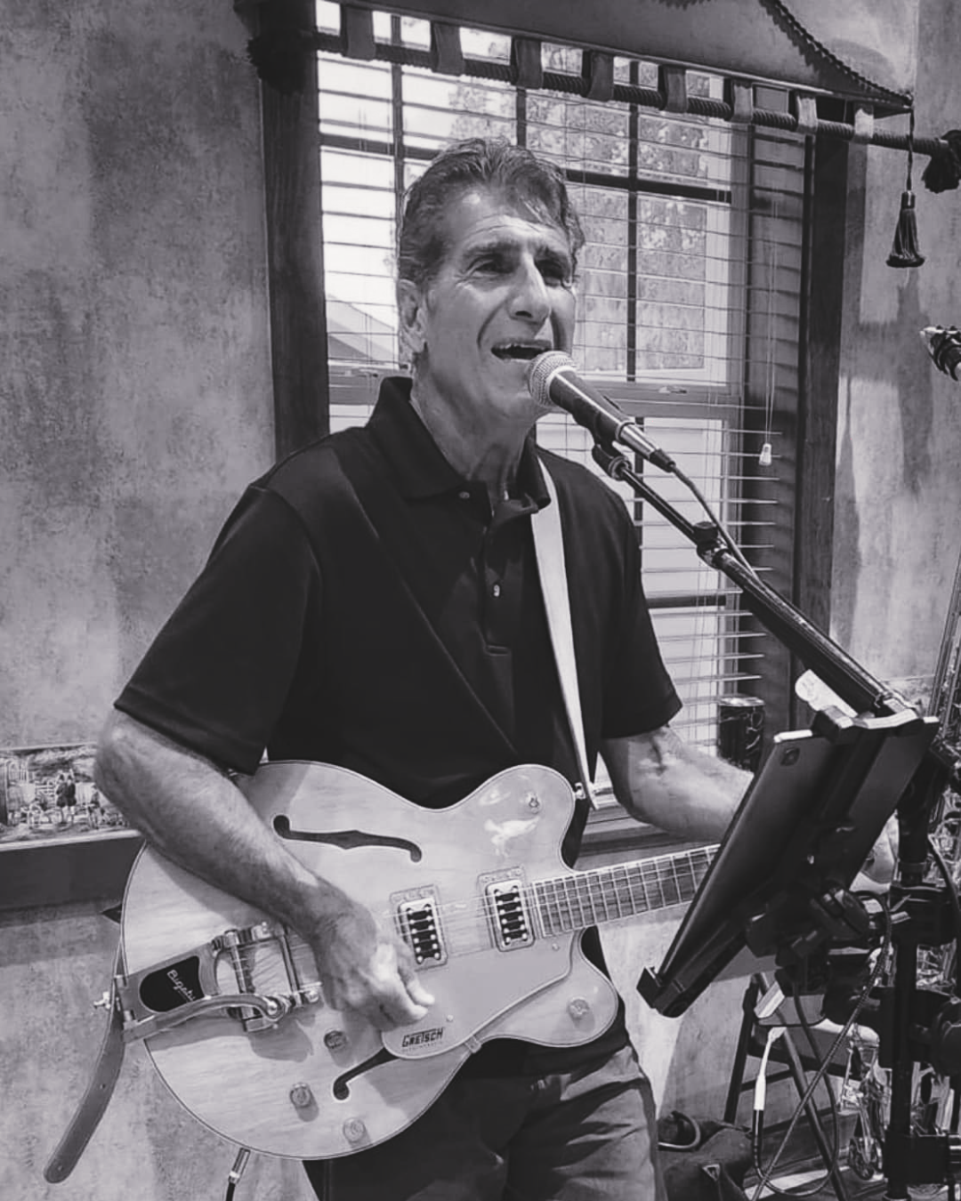 LIVE MUSIC WITH TOM ZAKARIAN