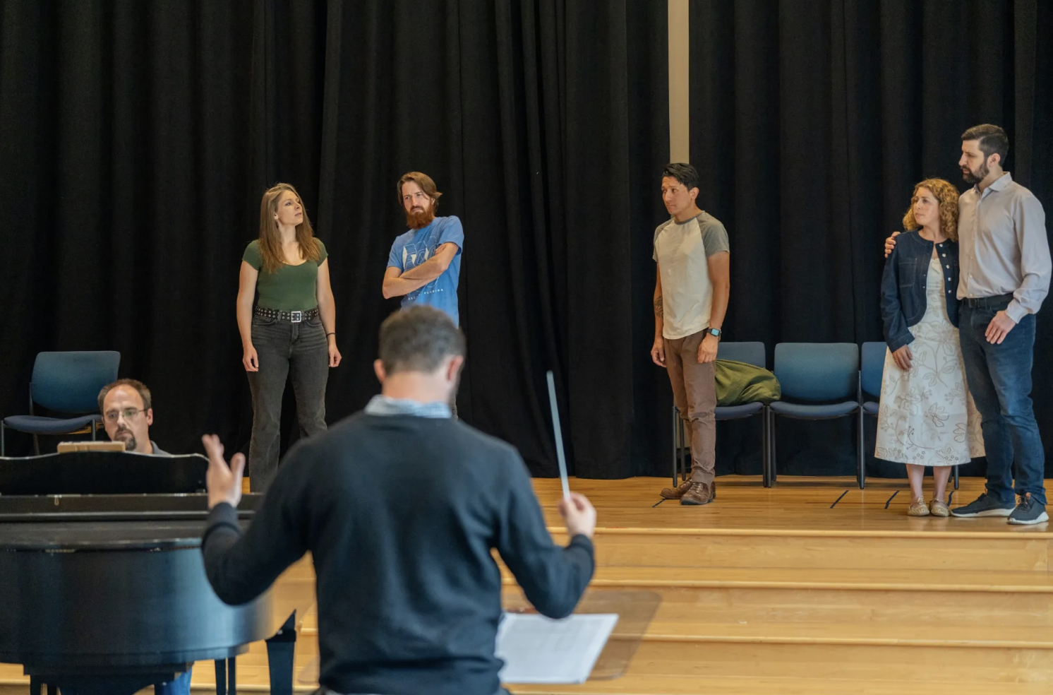 It takes a village of singers to present Aaron Copland’s ‘The Tender Land’