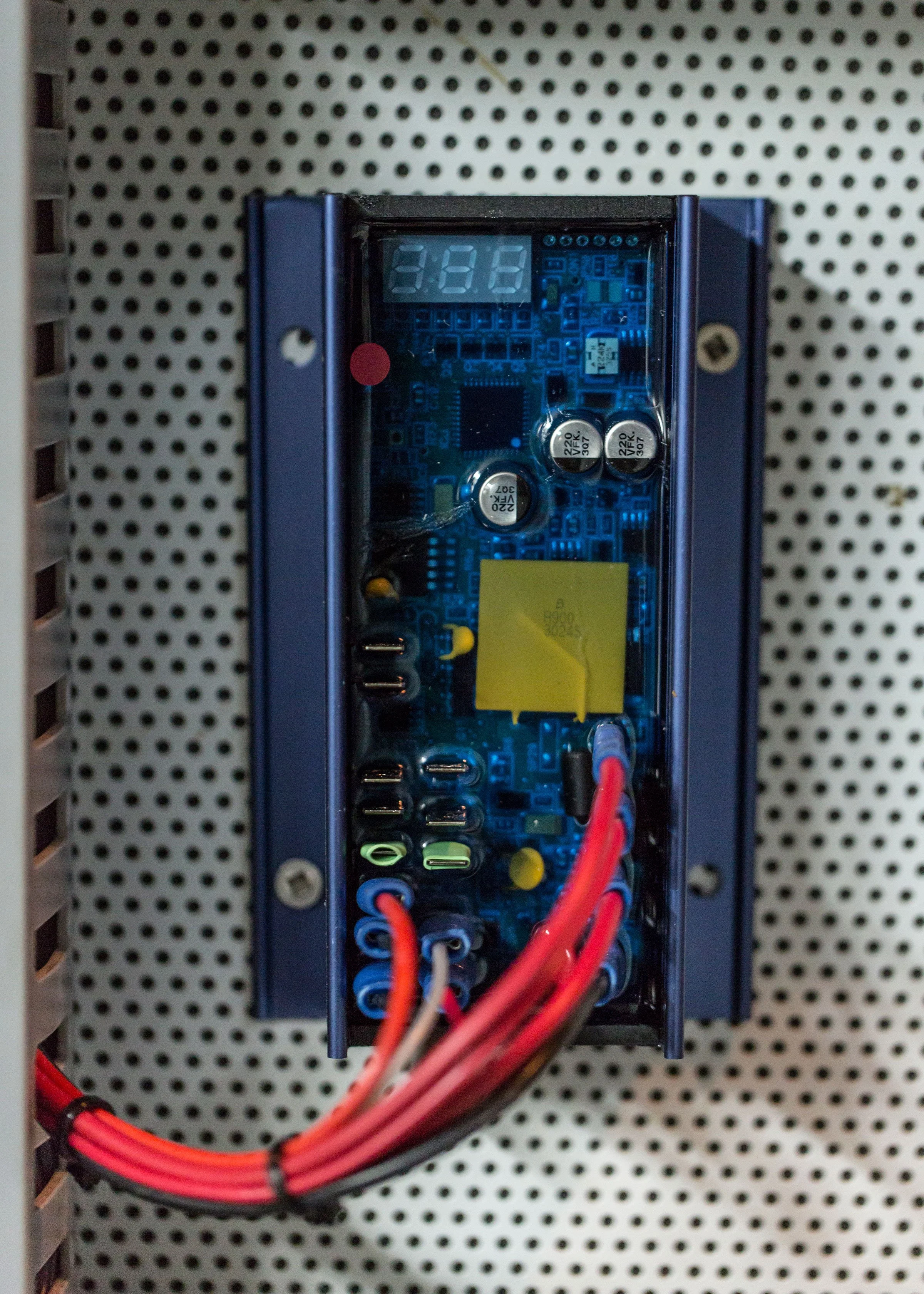 marine-electrical-electronics-installation-servicing-repairs-pine-harbour-auckland-new-zealand-41.jpg