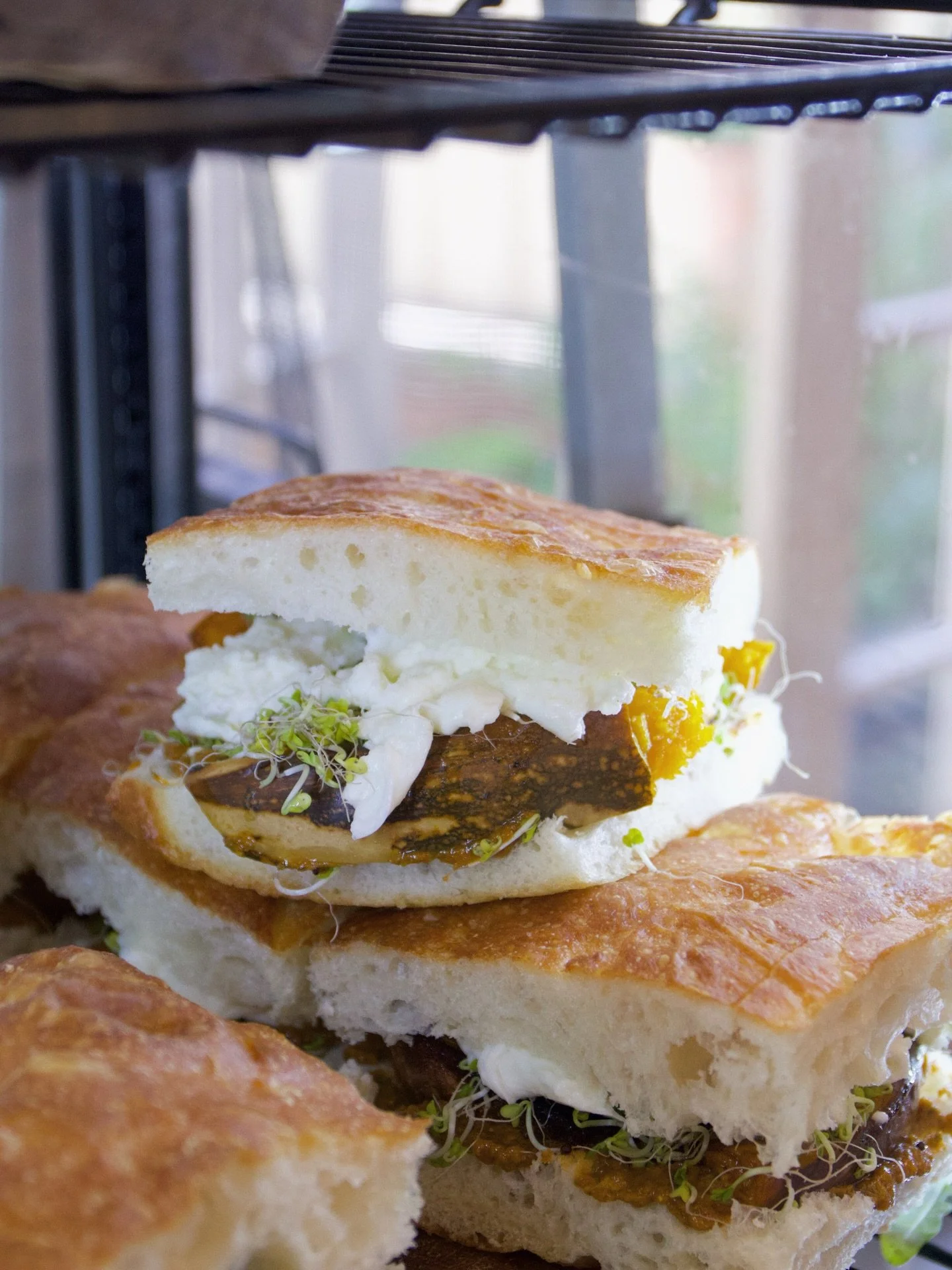 The sun&rsquo;s been brutal the last few days, so as the clouds roll in and a thunderstorm brews, come take a break from the weather 🌩️
Try one of our new sambos on @sonomabakery focaccia for a delicious, proper lunch, add our take on a Lemon Lime B