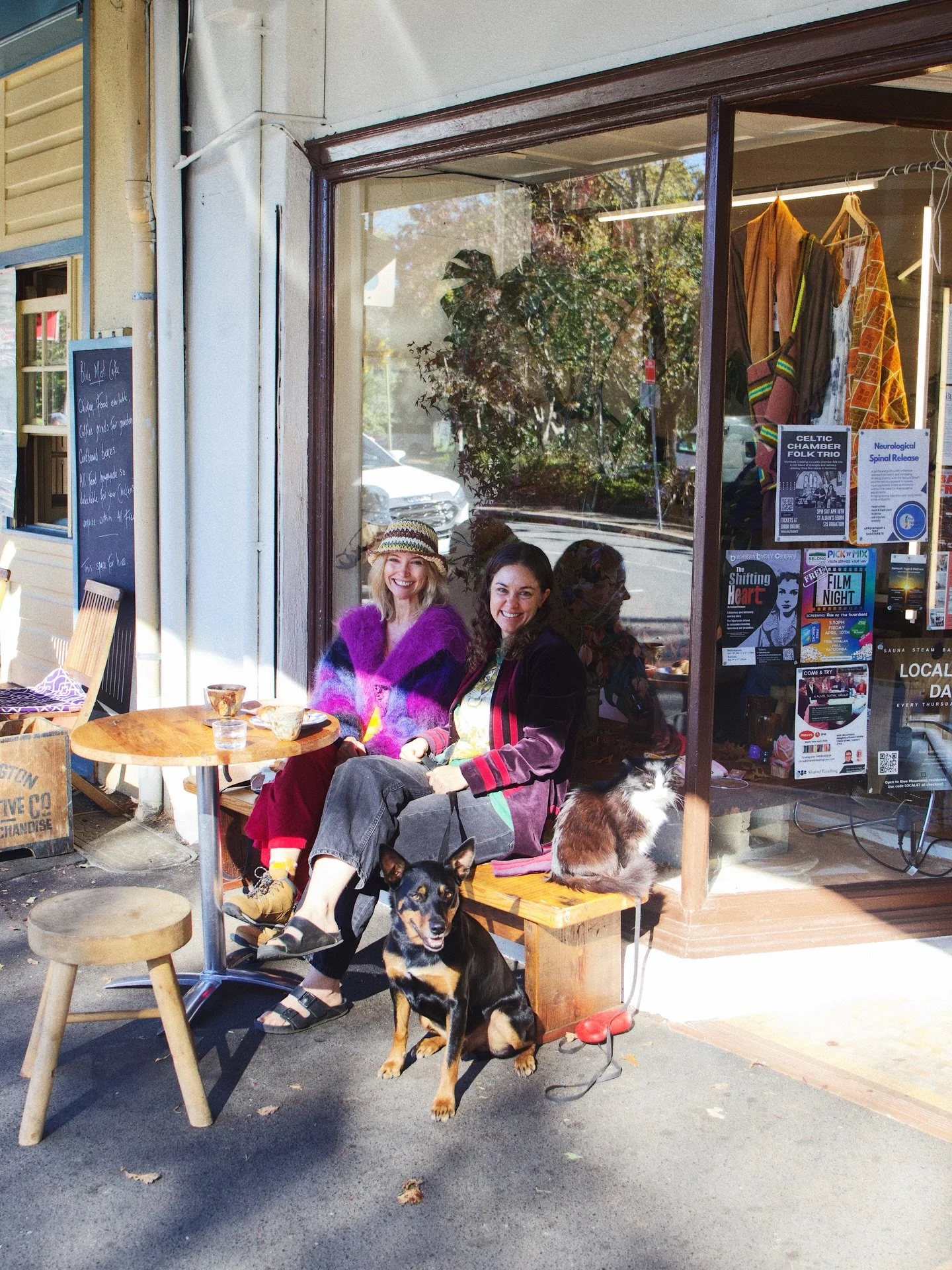 Lovely regulars and their pups 🐶 

Open 8-4 everyday