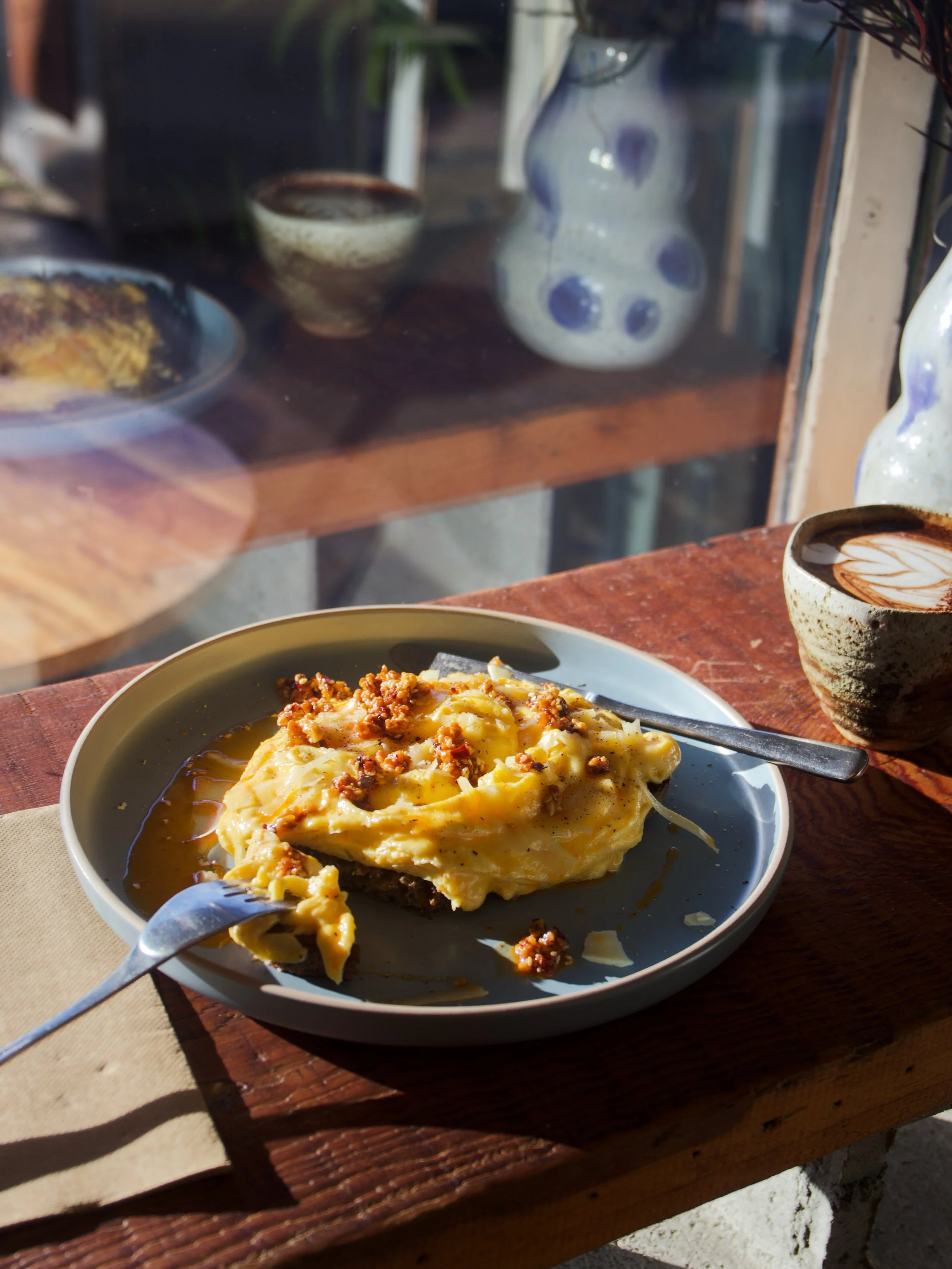It&rsquo;s getting chilly 🌶️ in more ways than one 😈 

Our Sambal Scram is to die for, really! We use @campbell_condiments and their Sambal mix is nutty yet sweet and goes perfectly with our buttery eggs 🍳 

It&rsquo;s also available to buy from t