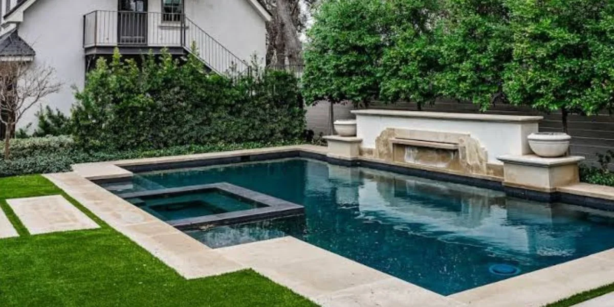 A Buyer’s Guide to Installing Artificial Grass Around a Pool