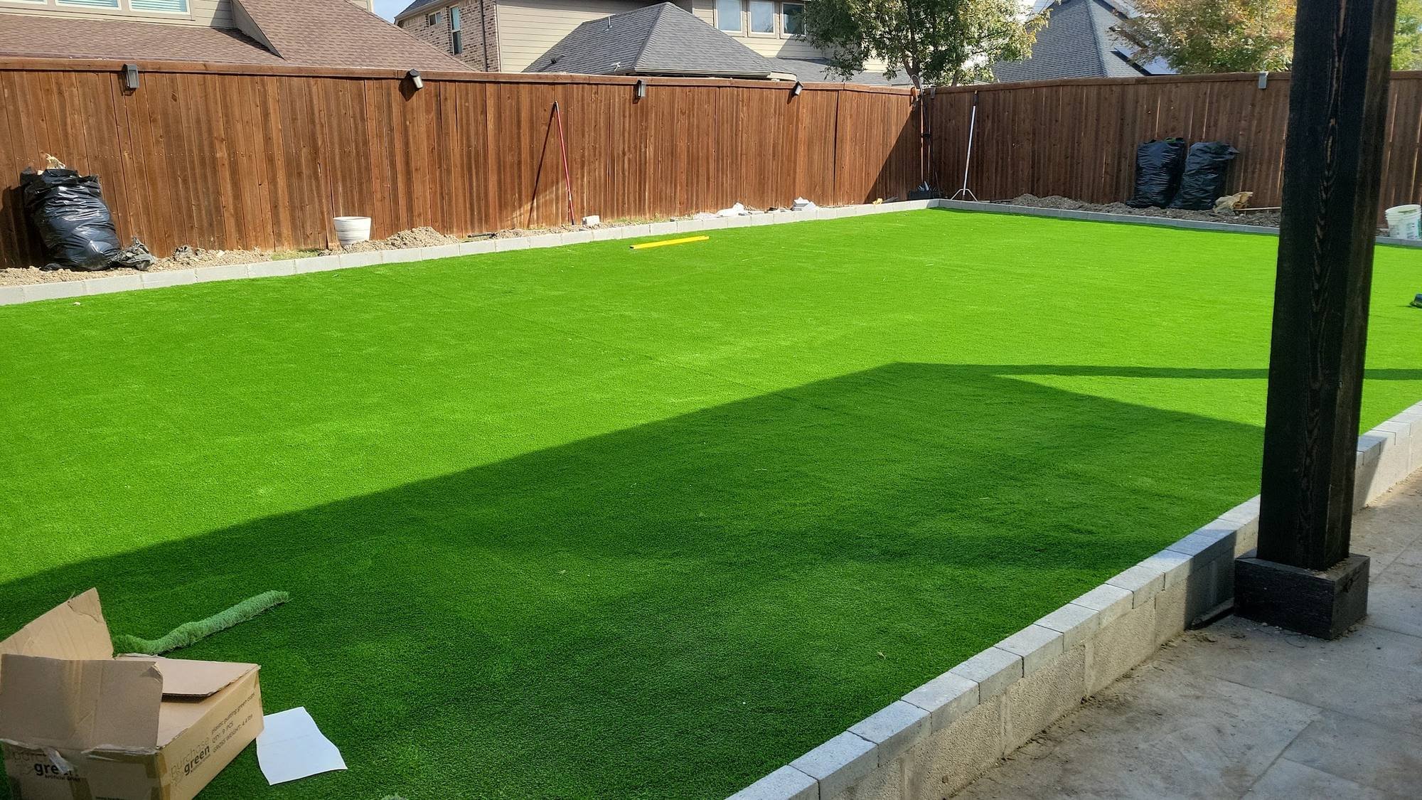 gallery-large-backyard-turf-dfw.jpg