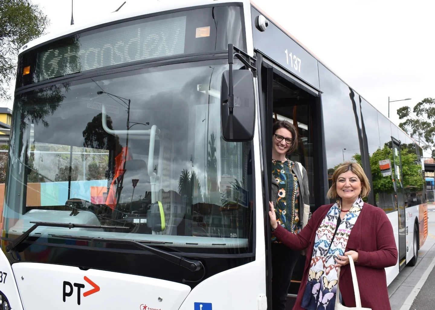 Have you taken the 408 Bus connecting St Albans to Highpoint? 

If you have any feedback on your travel experience and bus times &mdash; we want to hear from you! 

Fill out the survey in my bio - let&rsquo;s make better bus connections happen! ❤️