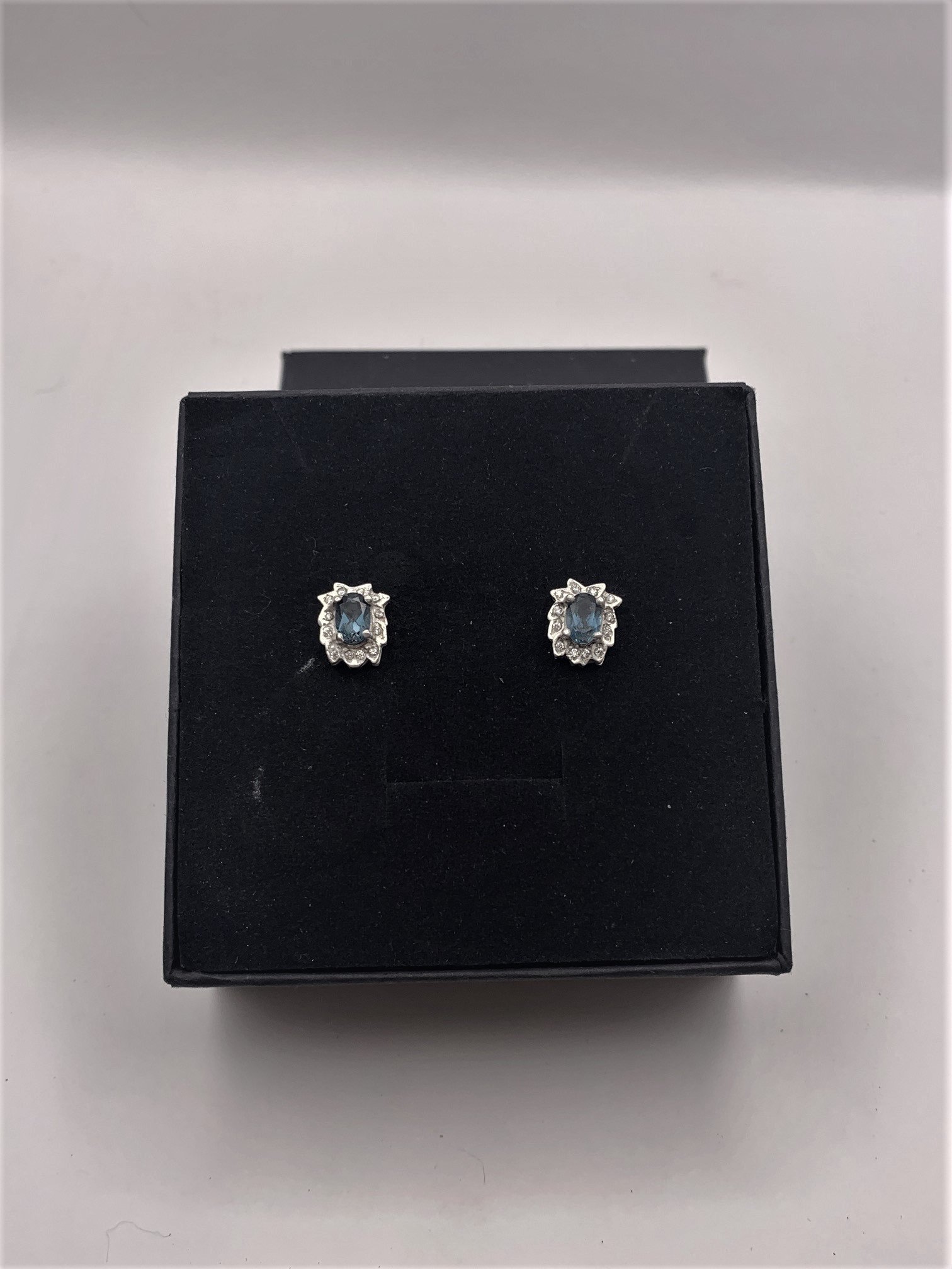 https://i.etsystatic.com/15864318/r/il/cc2a60/4341653002/il_fullxfull.4341653002_j2tr.jpg