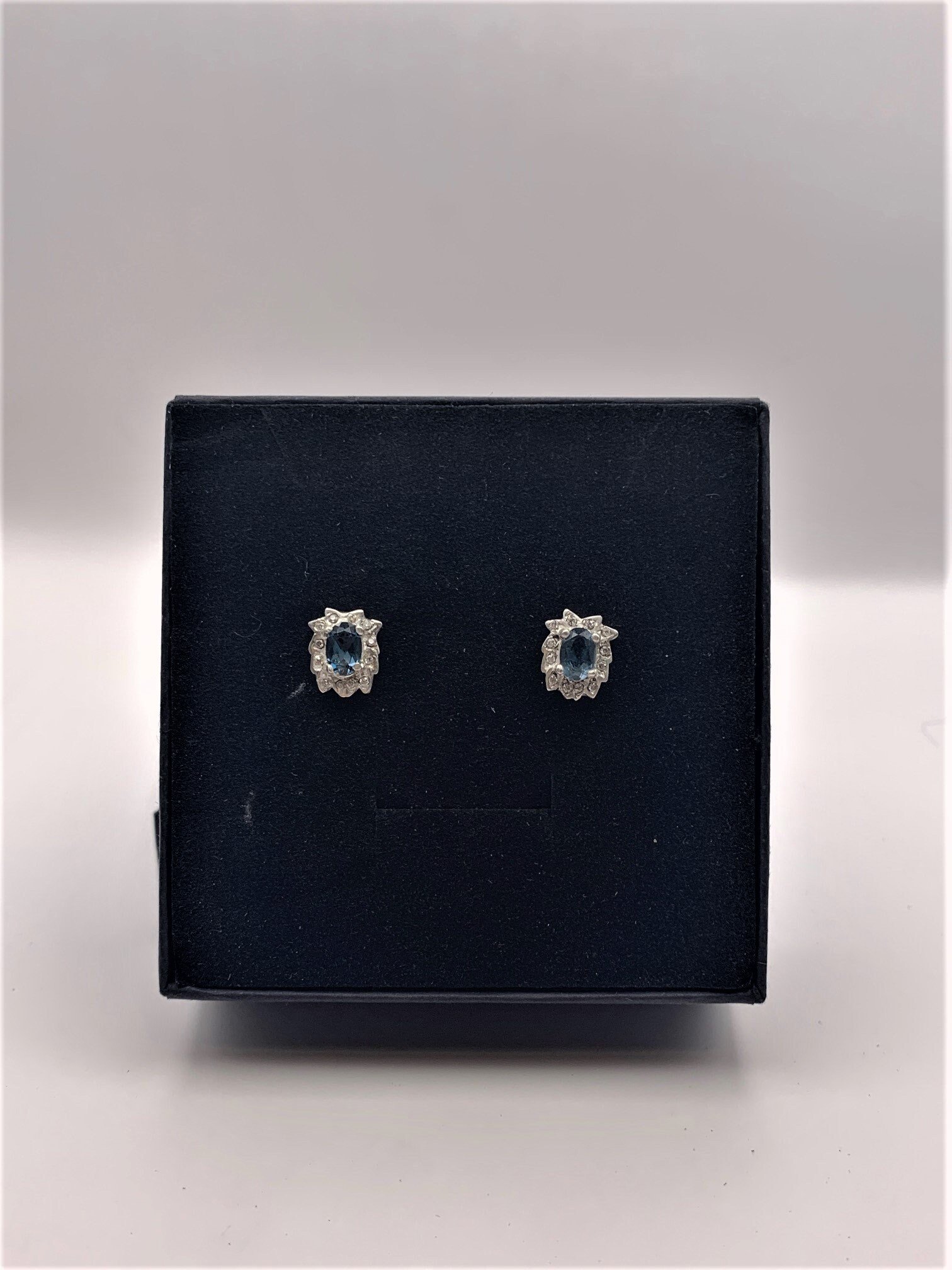 https://i.etsystatic.com/15864318/r/il/8cc413/4389043743/il_fullxfull.4389043743_gt21.jpg