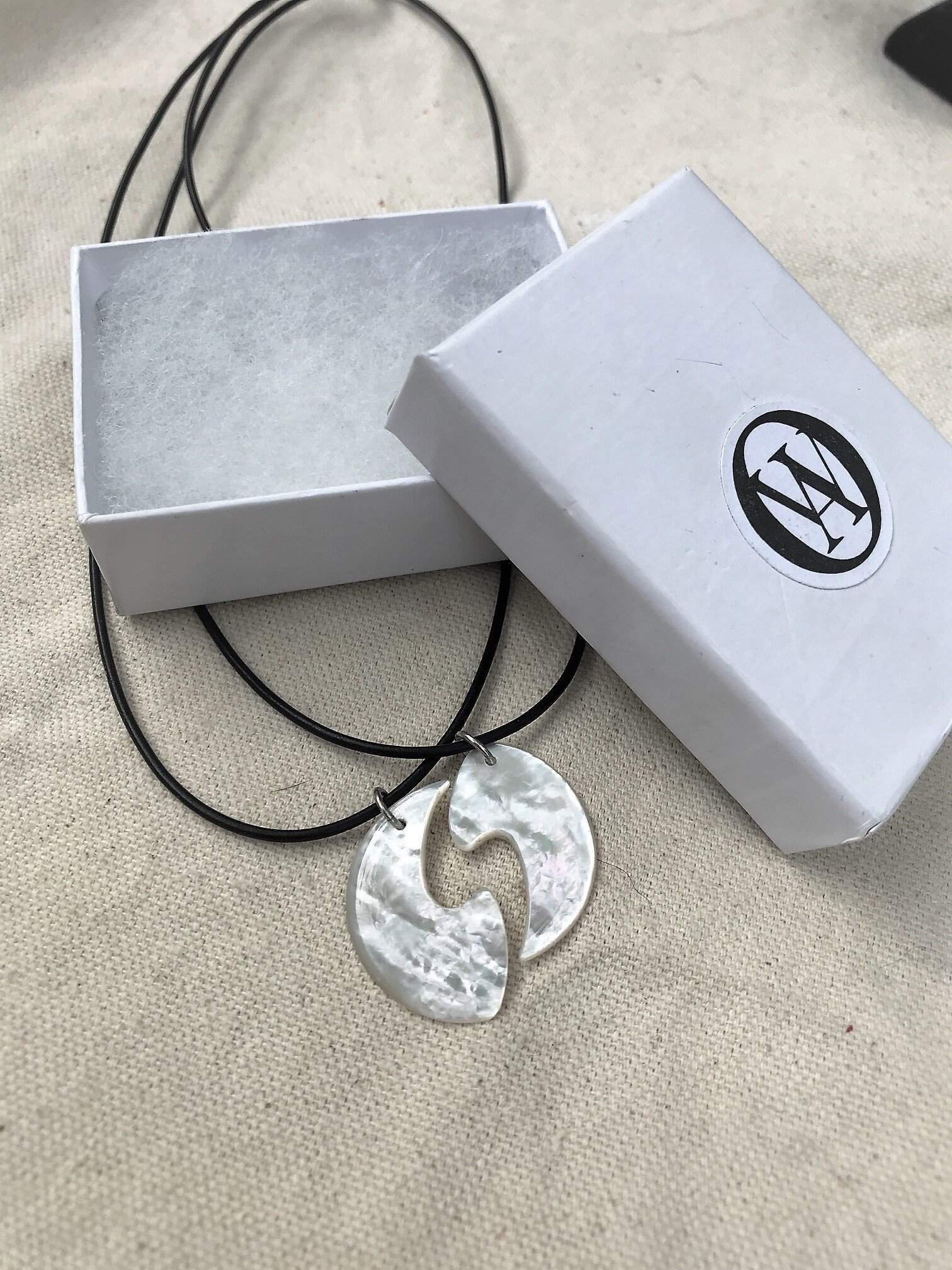 https://i.etsystatic.com/15864318/r/il/5c1ab2/4025949072/il_fullxfull.4025949072_5zaf.jpg