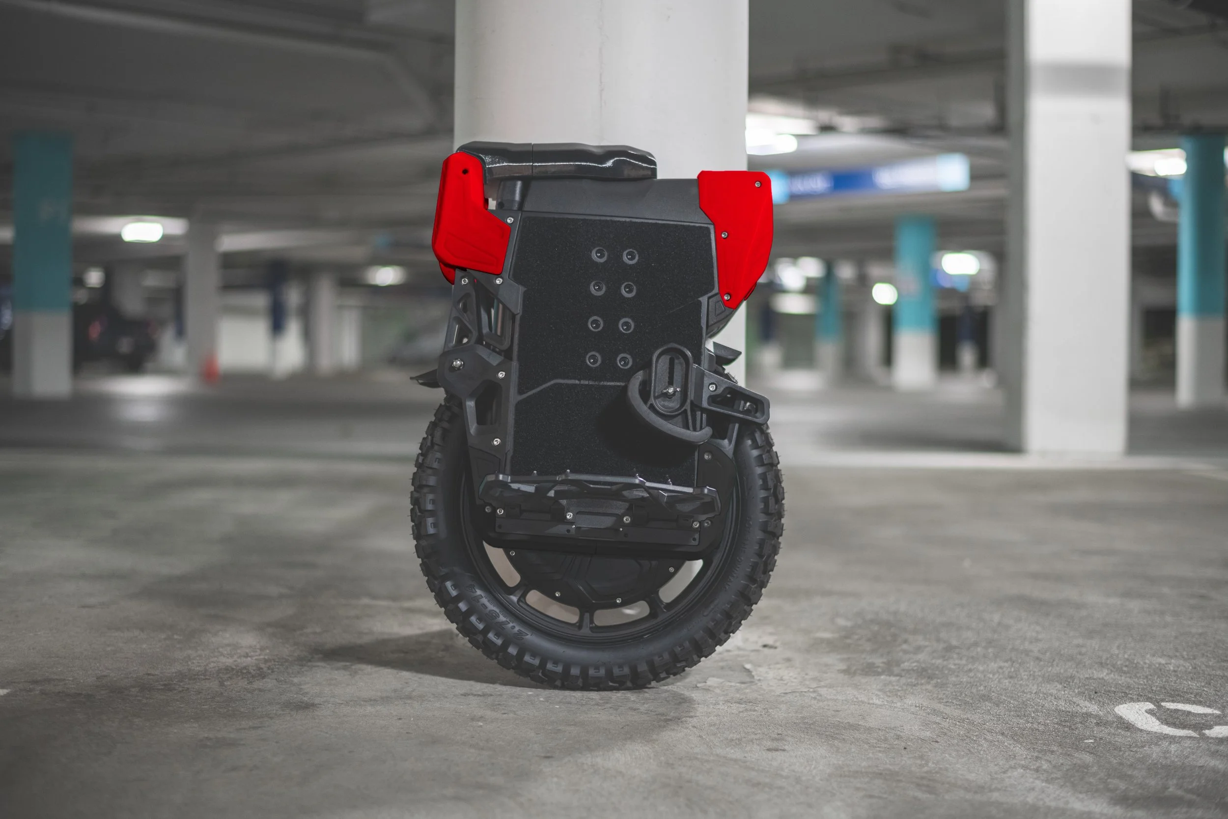 lynx_s_vertex_top_protection_unibody_red.jpg