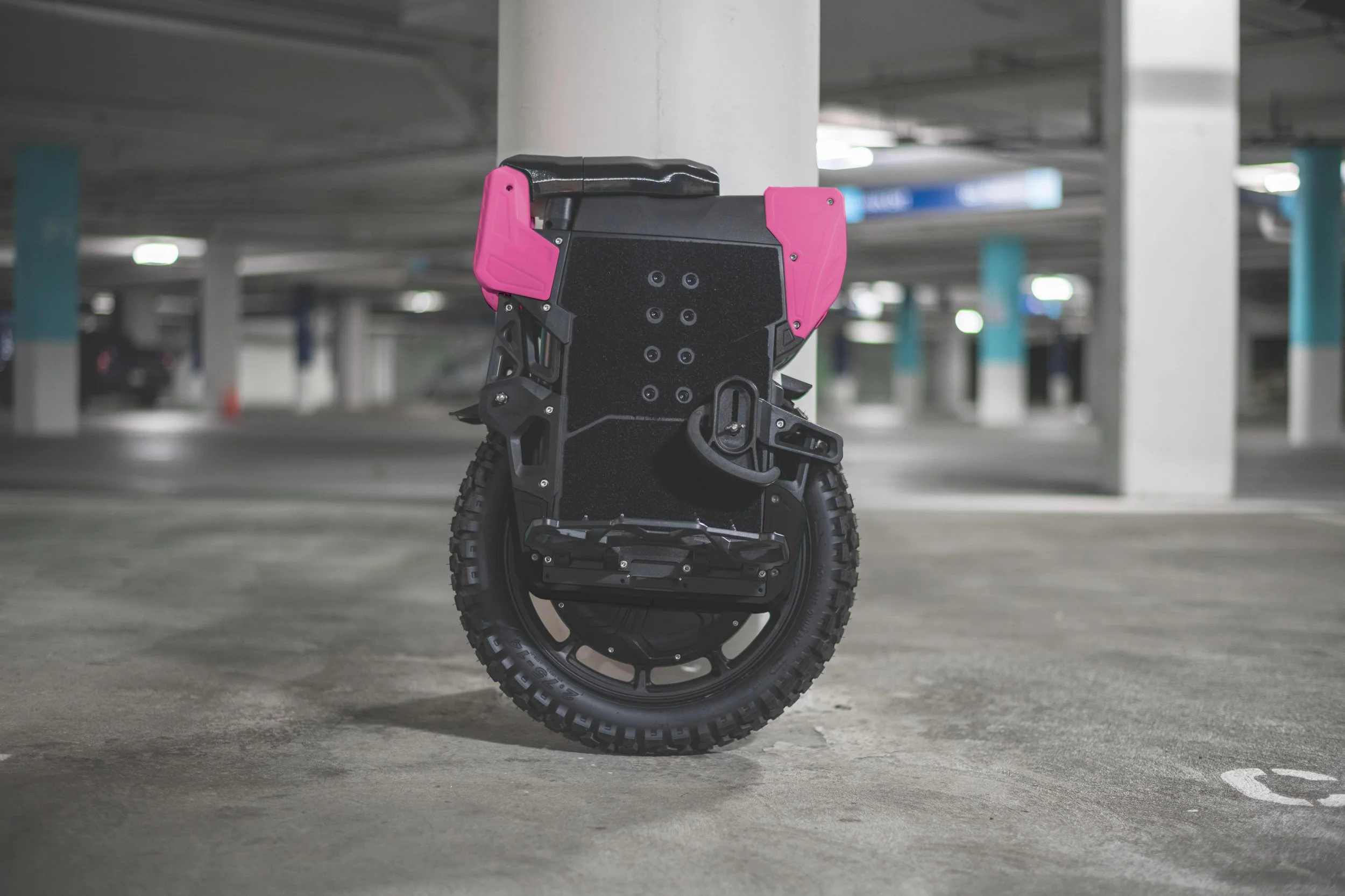 lynx_s_vertex_top_protection_unibody_pink.jpg