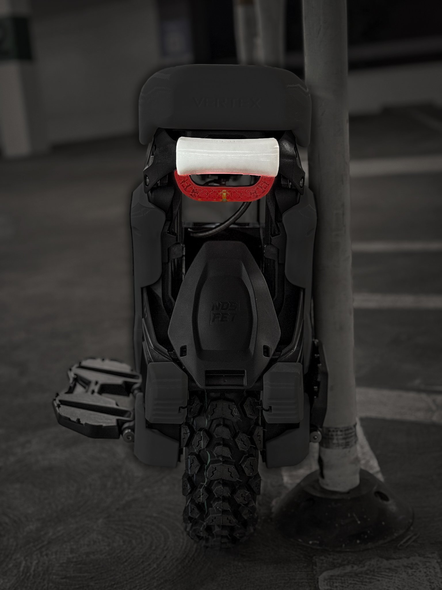 aero_vertex_rear_grip_white_01.jpg
