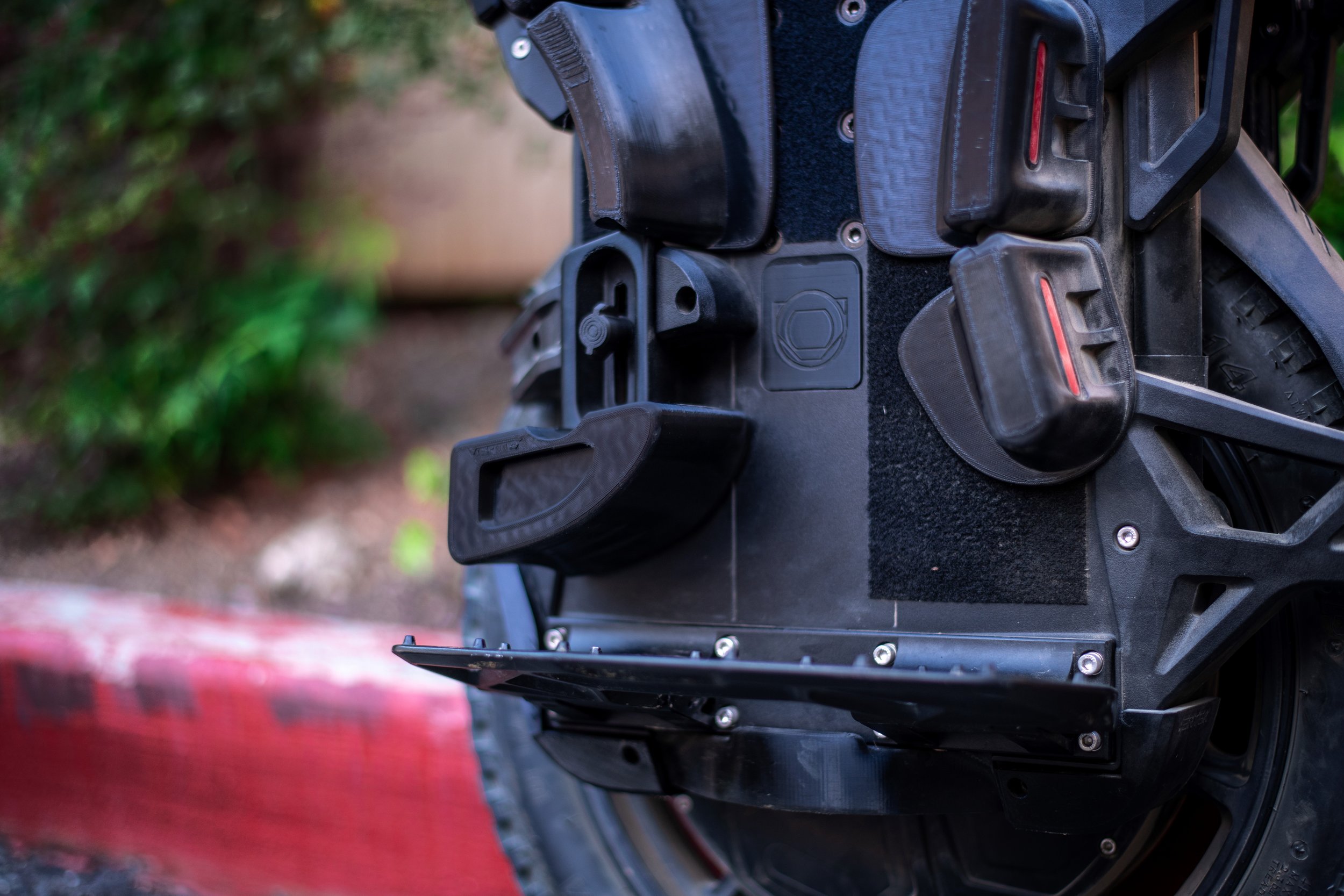 lynx_vertex_v2_jump_pads_back_black.jpg