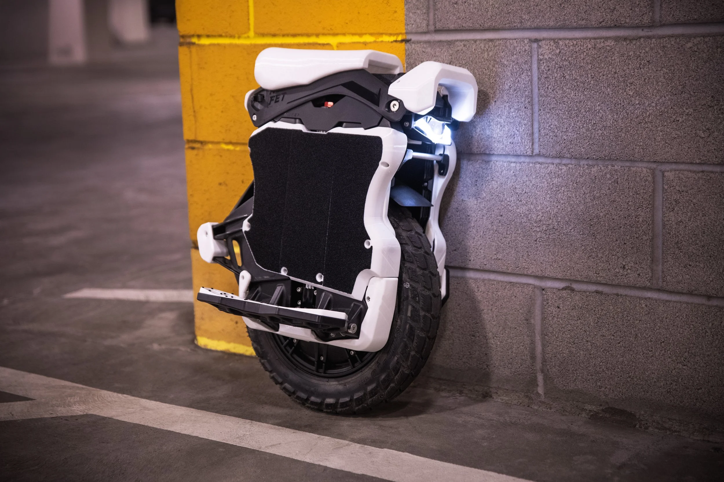 Beautiful white Vertex kit for the Nosfet Aero