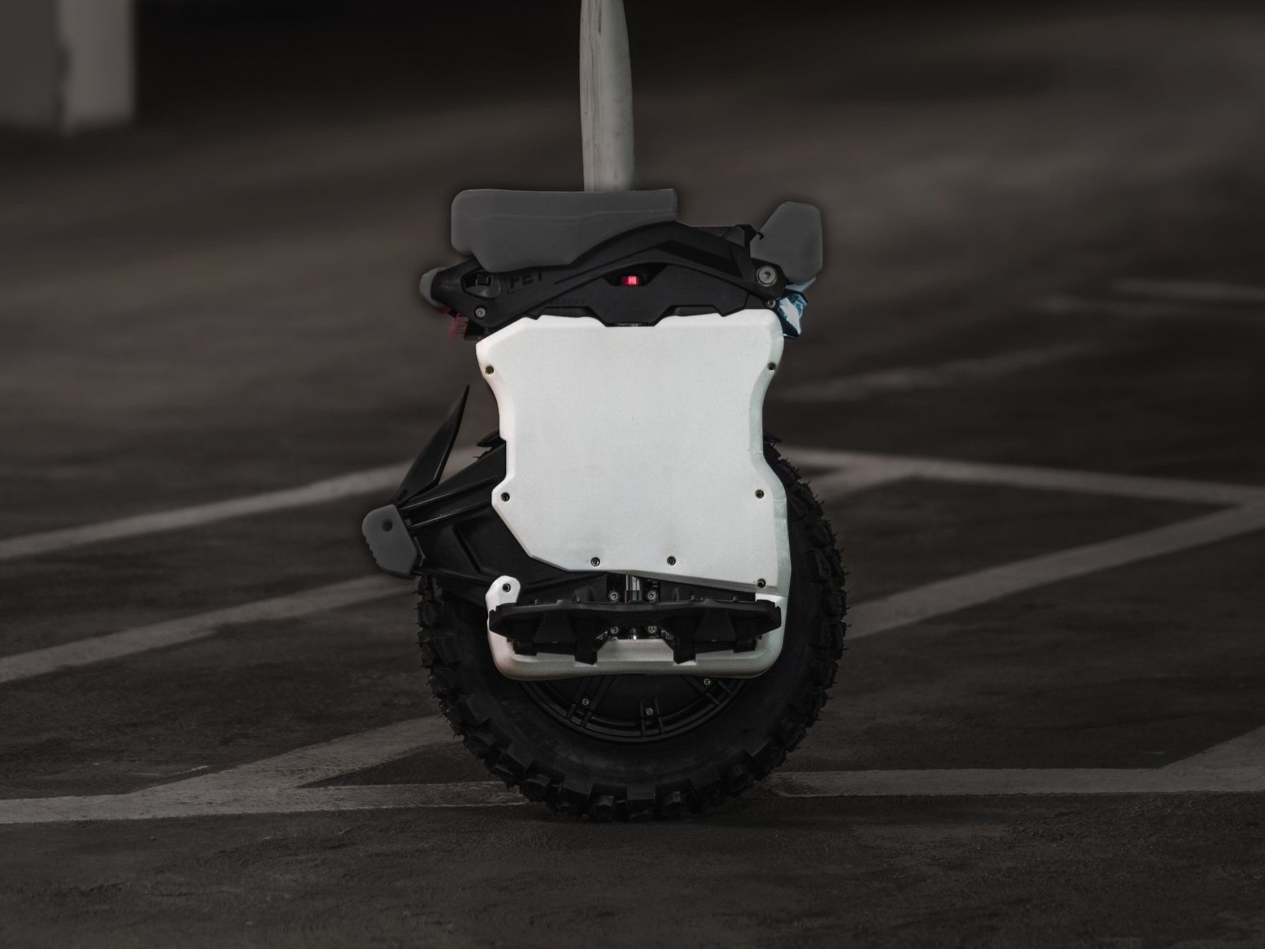 aero_vertex_fairing_w_bottom_protection_white_01_cropped.jpg