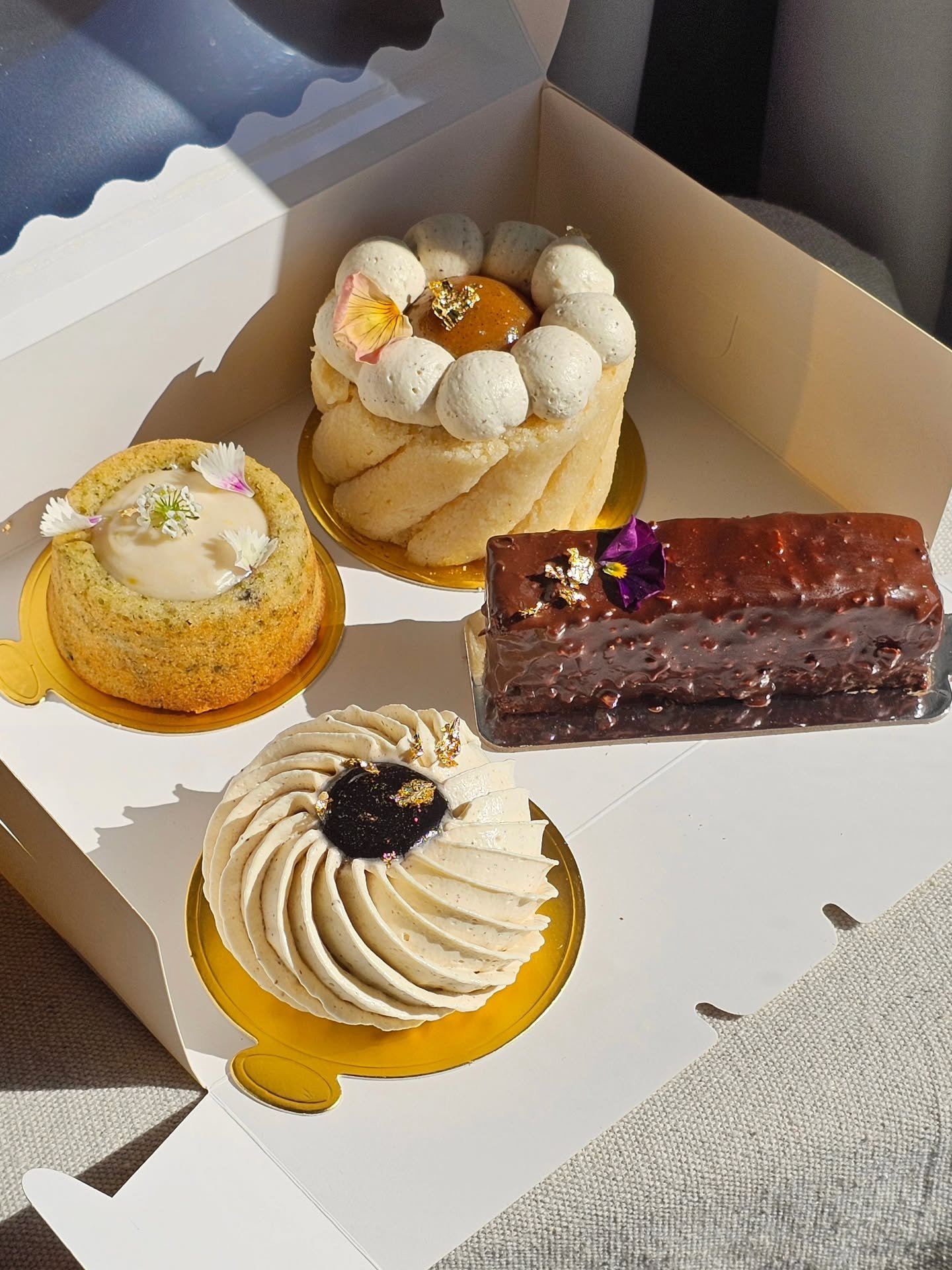 I can't believe we're already in May, and I even forgot to post the April Bouche Box "Racines" on the grid 😂

Reading your messages and discovering your favourites brought me so, SO much joy! The fruit lovers drawn to the intensity of the 