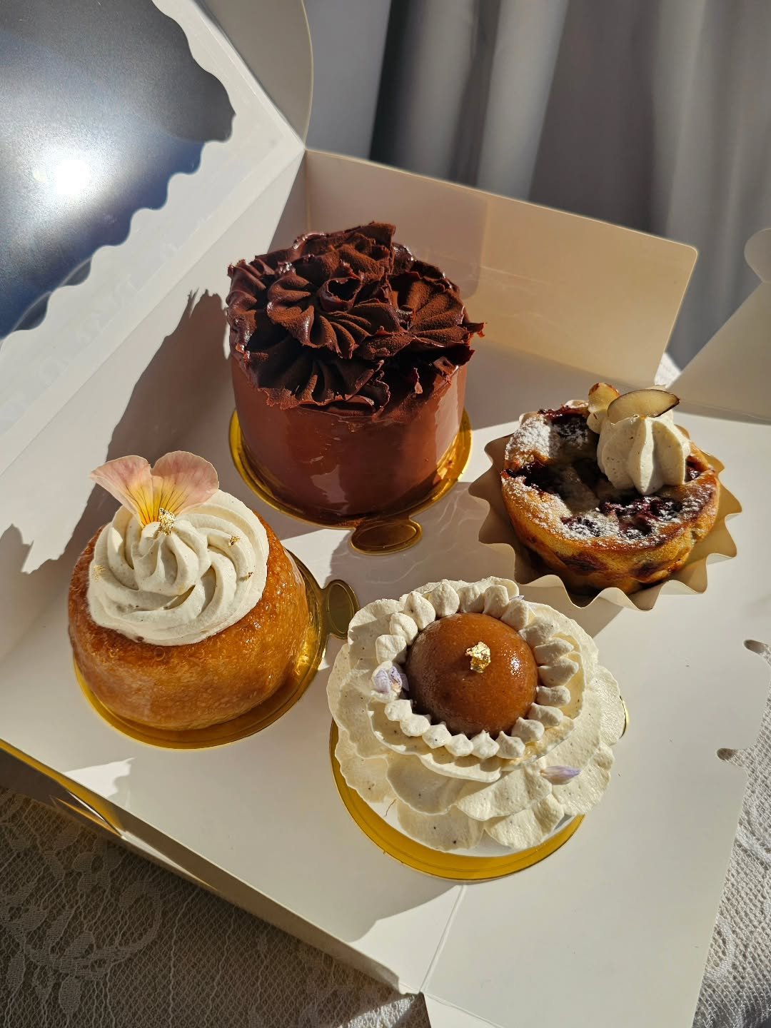 The May edition of the P&acirc;tisserie Box "Automne" was released yesterday and they were all gone in a blink 😂 A second round might be on the cards, keep an eye on the Bouche newsletter 💌

As the air turns crisp and the days get shorter