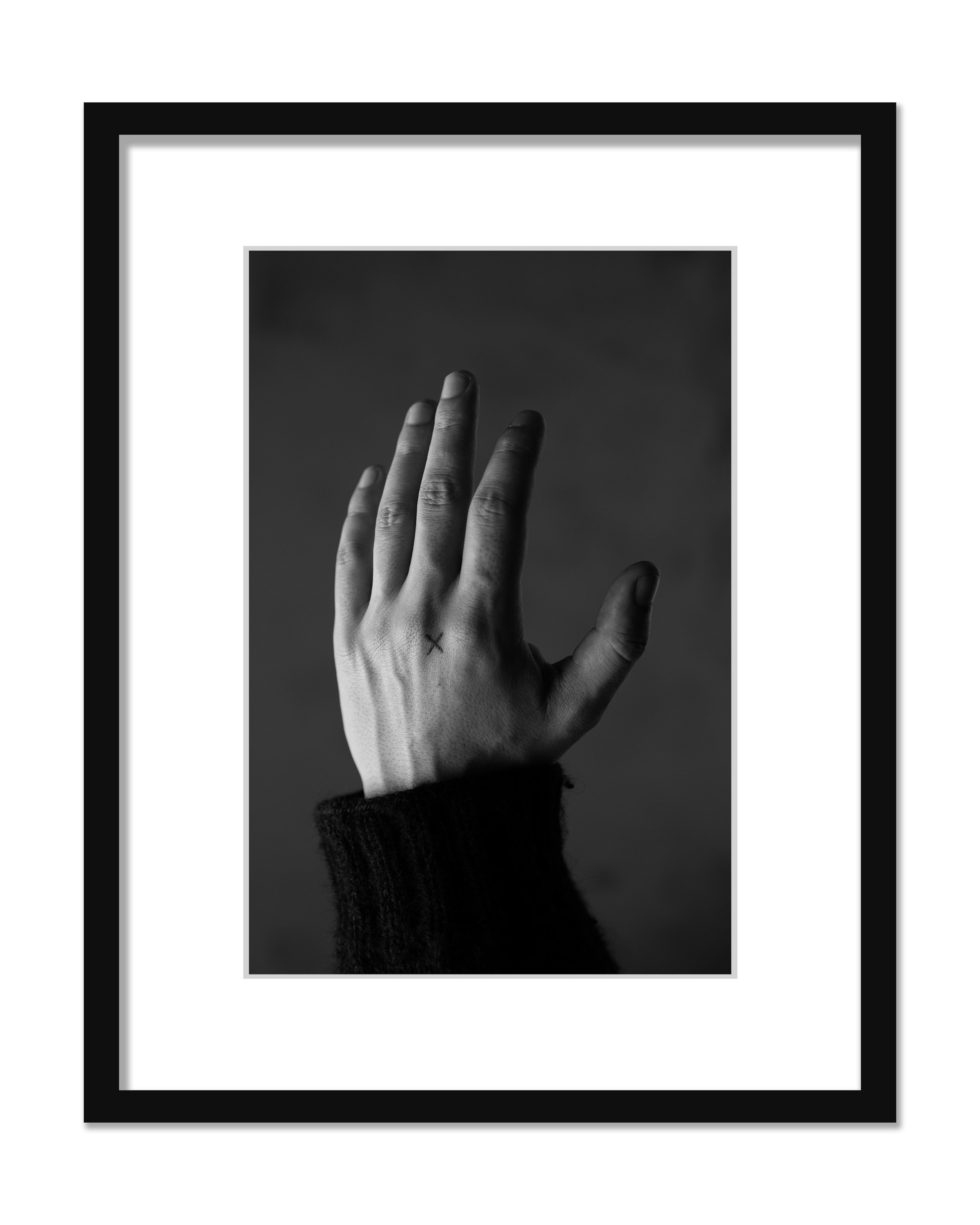 HAND (2026) 20x30 10 + 2 AP