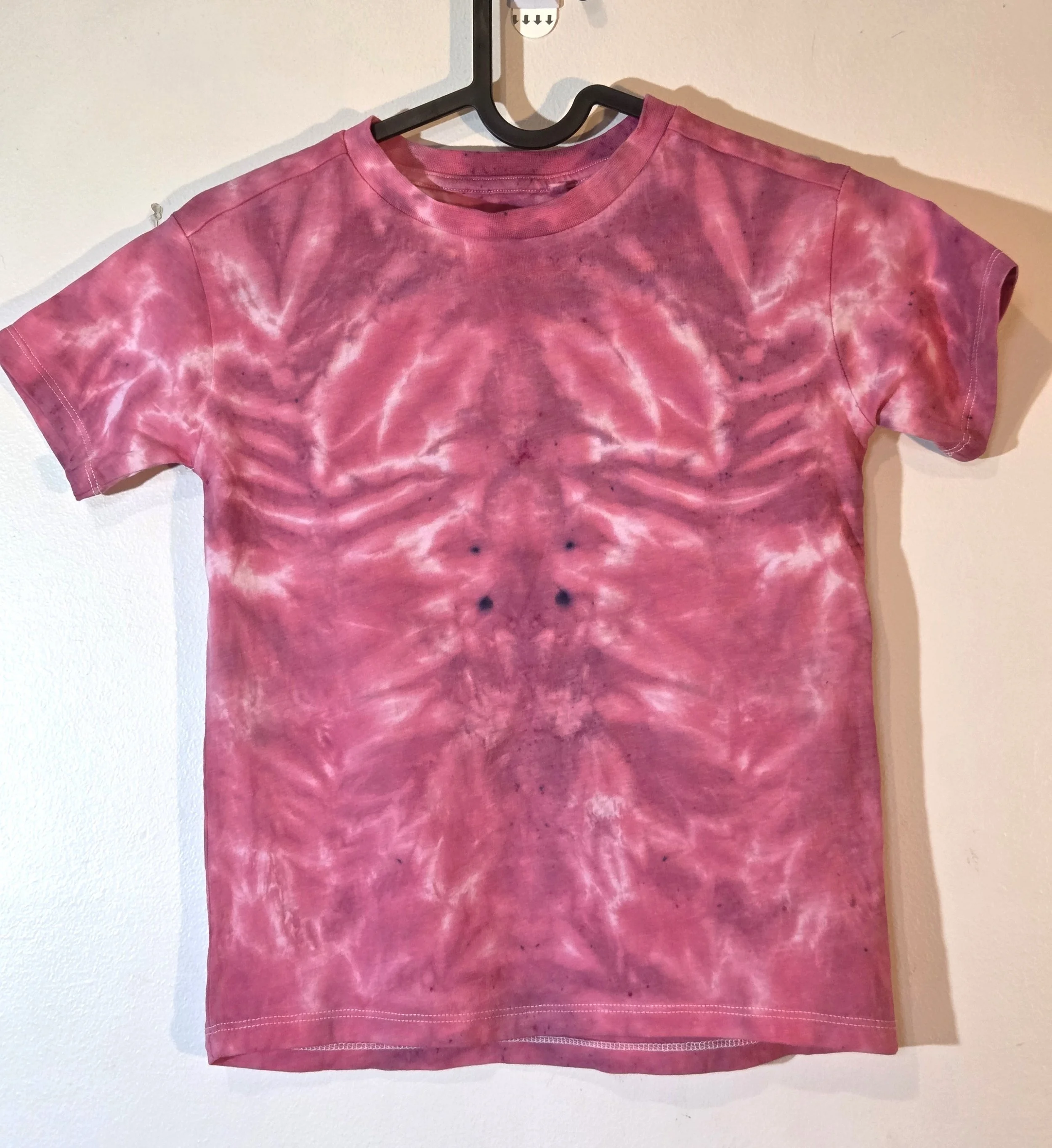 "Scarlet Crawler" Livity Wearable Art (OOAK Child's T-shirt size 6)
