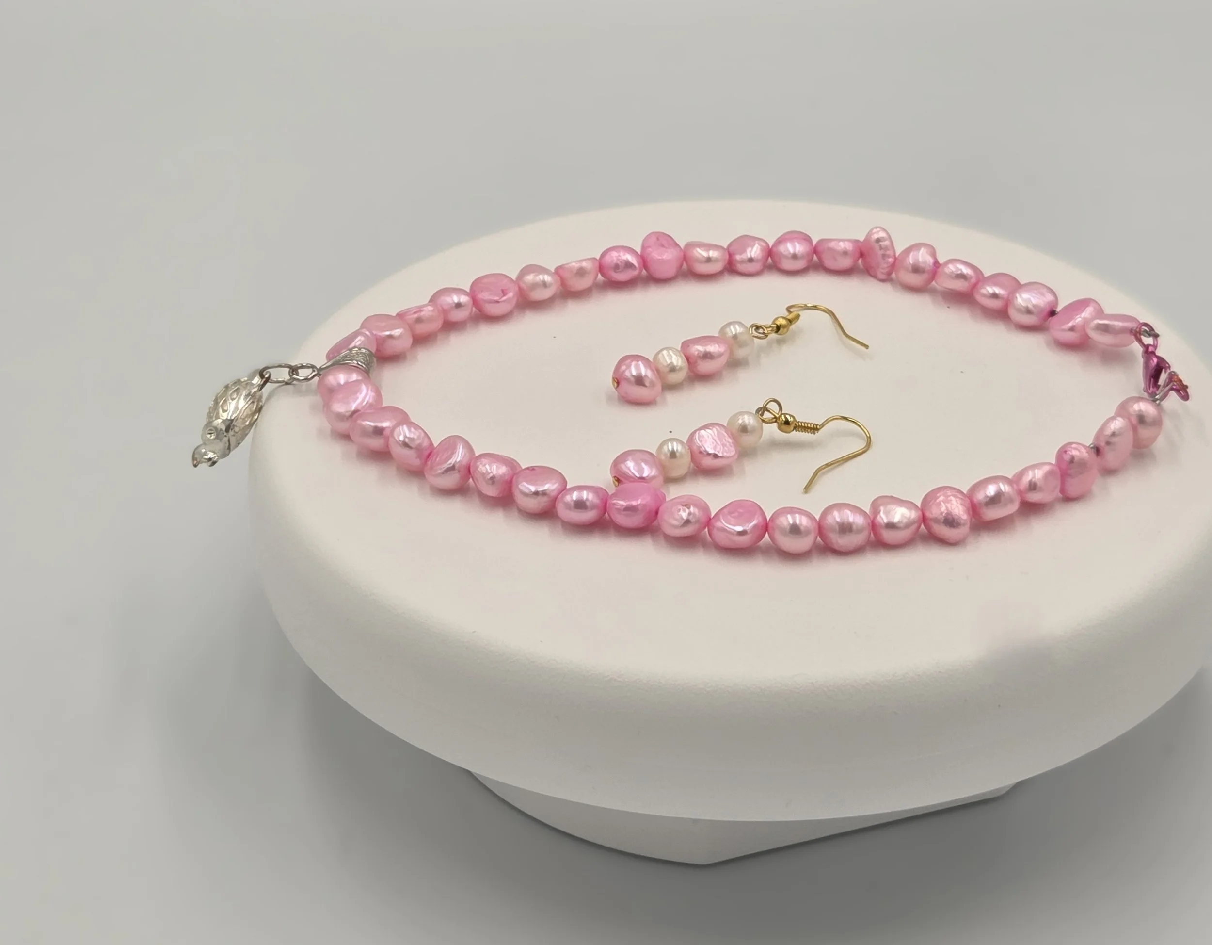 pink freshwater pearls & Dolphin2.jpg