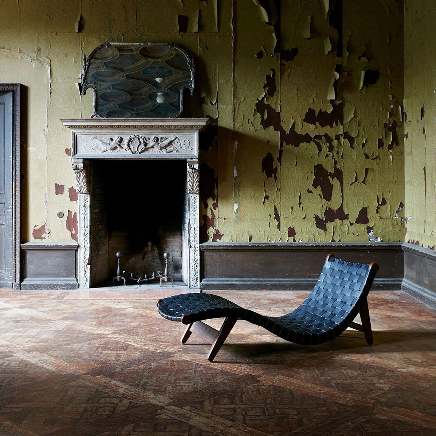 Luteca_Alacran Chaise_104_Walnut-Leather_W11.jpg