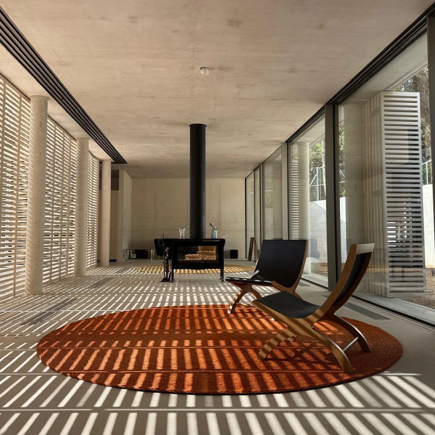 Luteca_Butaque Chair_Oak-Black Hide_W6.jpg