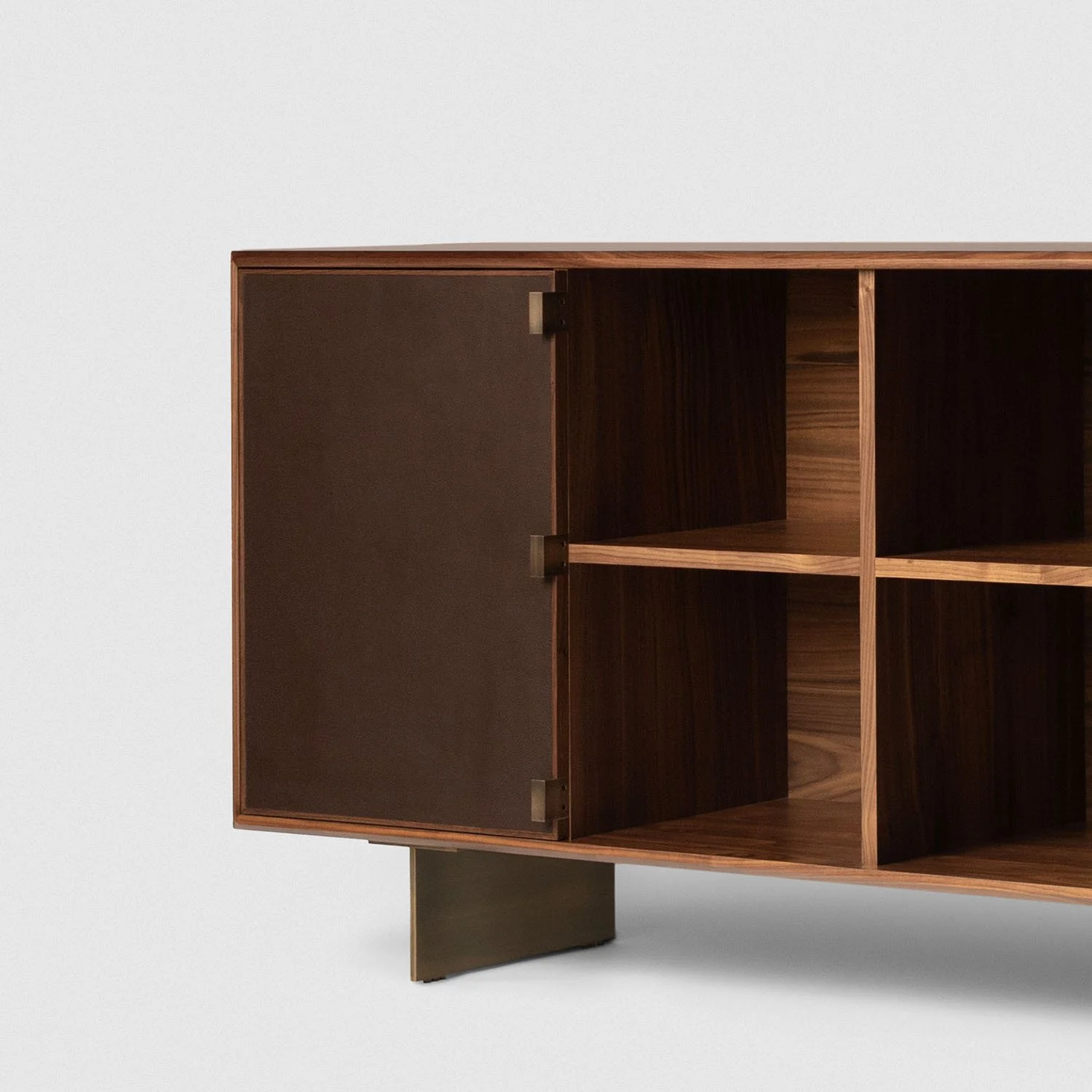 Luteca_Augusto Credenza_Brown Leather Sample-detail-#2.jpg