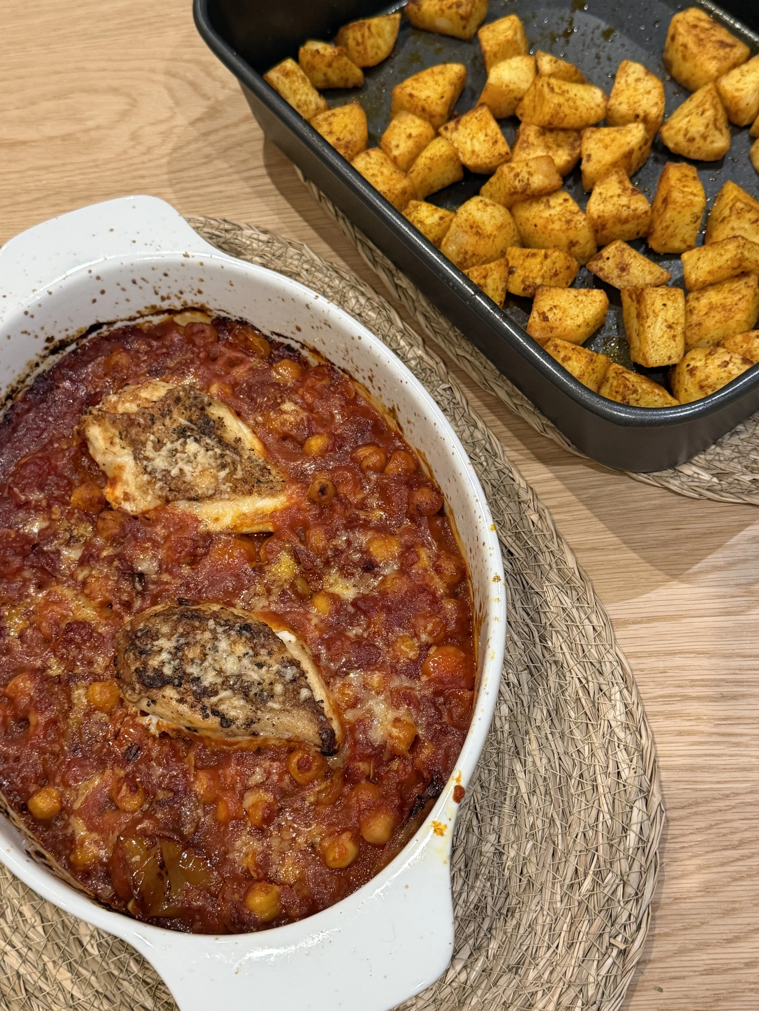 Chicken with Tomato, Chickpea &amp; Red Pepper Bake