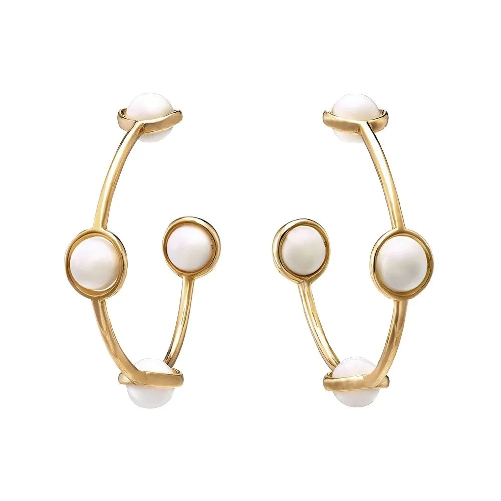 Retouche photo précise, amélioration de l'image, suppression des défauts, création du fond et des ombres, photomontage, chromie. 