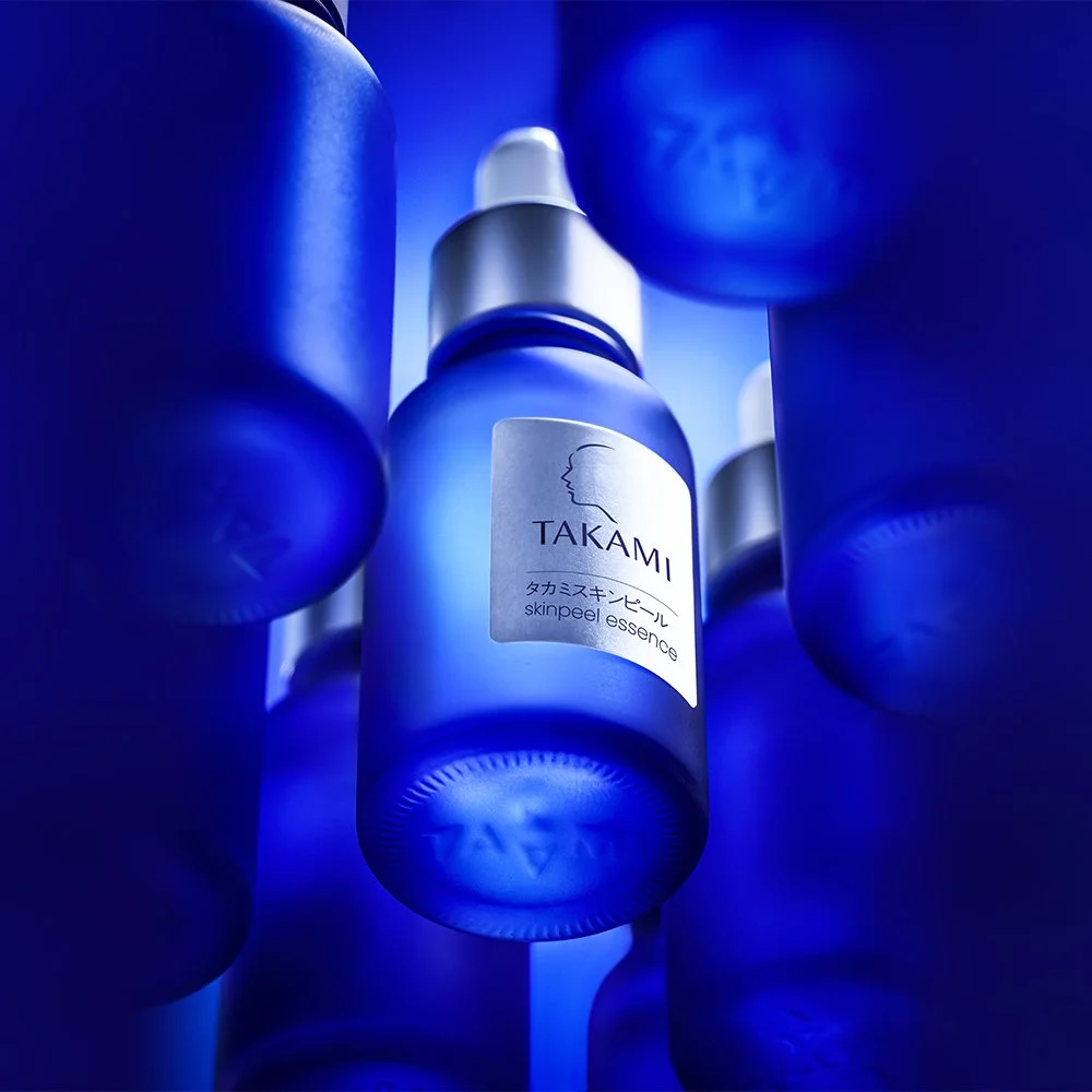 Retouche photo précise, amélioration de l'image, suppression des défauts, création du fond et des ombres, photomontage, chromie. 